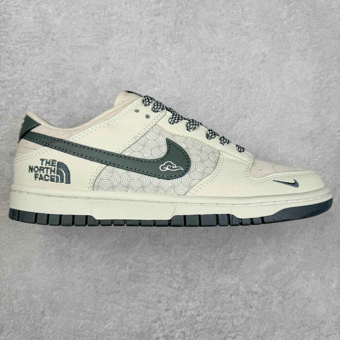 NK Dunk Low 定制配色 DJ2024-118 大厂出品 极力推荐 原装头层材料 独家版型蒸餾加工帶來的是更好的视觉和脚感体验大厂纯原品质出货 清洁度 电绣工艺 皮料切割干净无任何毛边 细节完美 尺码:36 36.5 37.5 38 38.5 39 40 40.5 41 42 42.5 43 44 44.5 45-选品中心