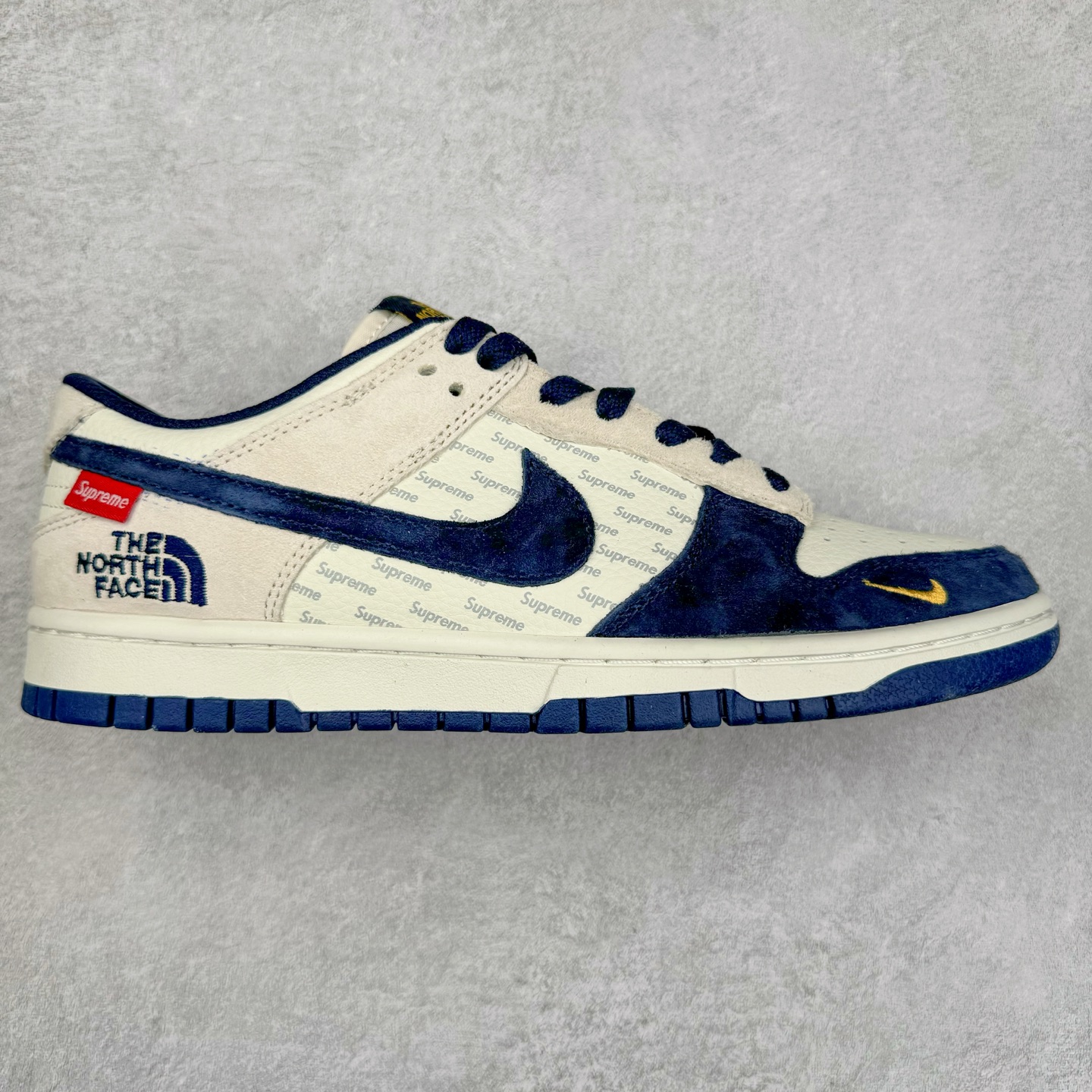 NK Dunk Low 定制配色 DJ2024-117 大厂出品 极力推荐 原装头层材料 独家版型蒸餾加工帶來的是更好的视觉和脚感体验大厂纯原品质出货 清洁度 电绣工艺 皮料切割干净无任何毛边 细节完美 尺码:36 36.5 37.5 38 38.5 39 40 40.5 41 42 42.5 43 44 44.5 45-选品中心
