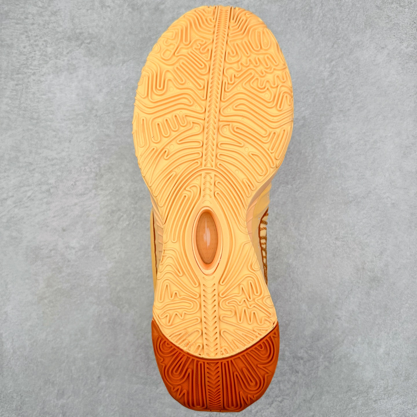 图片[9]-＃灭世/Max NK LeBron James 詹姆斯21代签名实战篮球鞋 FV2346-800 顶配呈现 原厂5层大底组合（后跟独立密度模块）市场独家 原厂热熔原标工艺 过验标准 原厂全飞线工艺 鞋面质感与支撑拉满 前掌ZOOM TURBO➕后掌马蹄气垫 原配还原 全掌记忆海绵鞋垫➕过验级刷胶 采用覆层翻滚的皮革鞋面 上面覆盖着柔和的色调 柔和的薰衣草色调沿着椭圆形鞋带和鞋舌结构得到进一步使用 而引人注目的“Melon Tint”对比放大了球状轮廓的斜线、鞋舌标签标志和最中间的蕾丝环 尺码：39 40 40.5 41 42 42.5 43 44 44.5 45 46 47.5-选品中心