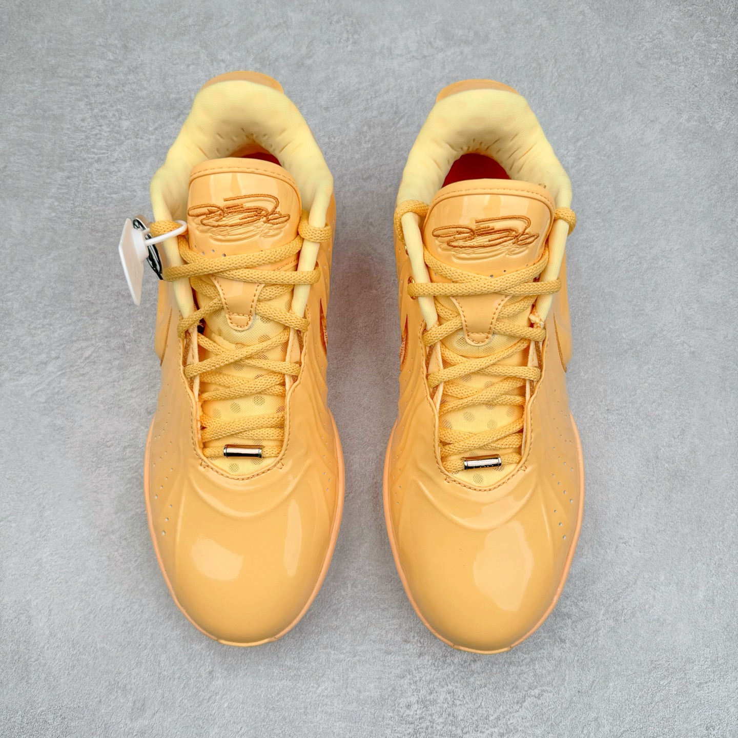 图片[2]-＃灭世/Max NK LeBron James 詹姆斯21代签名实战篮球鞋 FV2346-800 顶配呈现 原厂5层大底组合（后跟独立密度模块）市场独家 原厂热熔原标工艺 过验标准 原厂全飞线工艺 鞋面质感与支撑拉满 前掌ZOOM TURBO➕后掌马蹄气垫 原配还原 全掌记忆海绵鞋垫➕过验级刷胶 采用覆层翻滚的皮革鞋面 上面覆盖着柔和的色调 柔和的薰衣草色调沿着椭圆形鞋带和鞋舌结构得到进一步使用 而引人注目的“Melon Tint”对比放大了球状轮廓的斜线、鞋舌标签标志和最中间的蕾丝环 尺码：39 40 40.5 41 42 42.5 43 44 44.5 45 46 47.5-选品中心