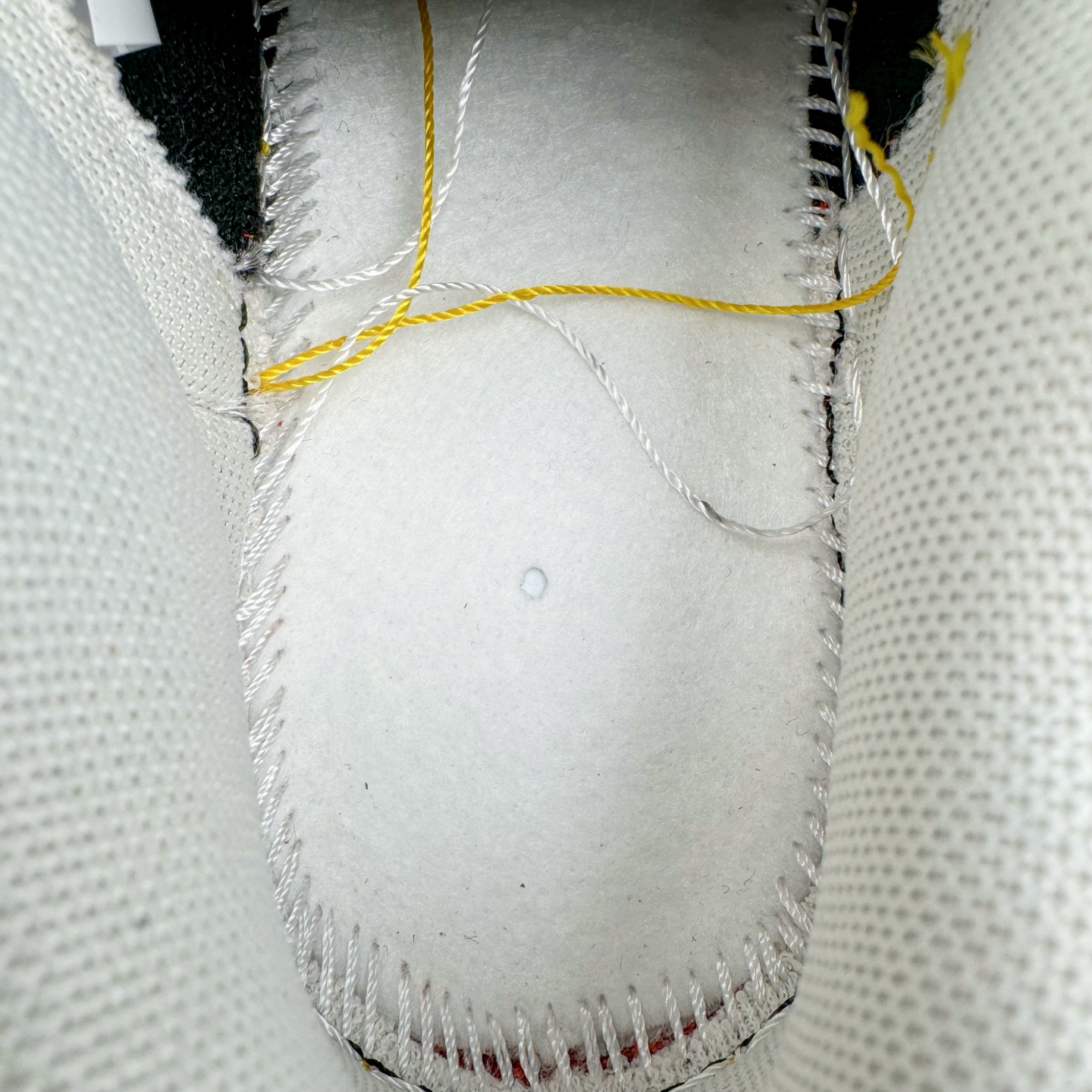 图片[11]-＃YC纯原 NK Dunk Low CNY 新春限定 RW1220-005 定制系列天花板 无原鞋不开发 全系列得物原鞋一比一校对开发 配色持续更新中 终端对接 优势输出 全套原厂楦头原纸板数据档案倾力打造 原汁原味莞产 极致还原 圈内最强针车工艺 高端零售指定版 广东原厂配套原盒原标 鞋盒分三个尺码段 原厂冲刀 超高清洁度 全鞋零毛边皮料切割 采用原厂百宏鞋带以及原厂百宏织唛舌标 内标可供原厂几率过验 进口原装条纹中底布 四线拉帮白色点胶 原厂拉帮手法遵循公司 原厂电绣 极致还原 尺码：36 36.5 37.5 38 38.5 39 40 40.5 41 42 42.5 43 44 44.5 45 46-选品中心