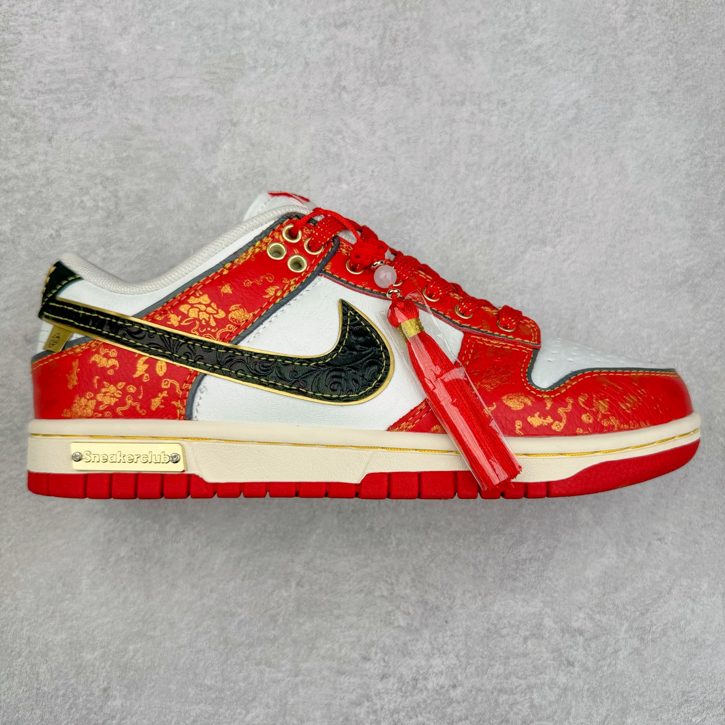 ＃YC纯原 NK Dunk Low CNY 新春限定 RW1220-005 定制系列天花板 无原鞋不开发 全系列得物原鞋一比一校对开发 配色持续更新中 终端对接 优势输出 全套原厂楦头原纸板数据档案倾力打造 原汁原味莞产 极致还原 圈内最强针车工艺 高端零售指定版 广东原厂配套原盒原标 鞋盒分三个尺码段 原厂冲刀 超高清洁度 全鞋零毛边皮料切割 采用原厂百宏鞋带以及原厂百宏织唛舌标 内标可供原厂几率过验 进口原装条纹中底布 四线拉帮白色点胶 原厂拉帮手法遵循公司 原厂电绣 极致还原 尺码：36 36.5 37.5 38 38.5 39 40 40.5 41 42 42.5 43 44 44.5 45 46-选品中心