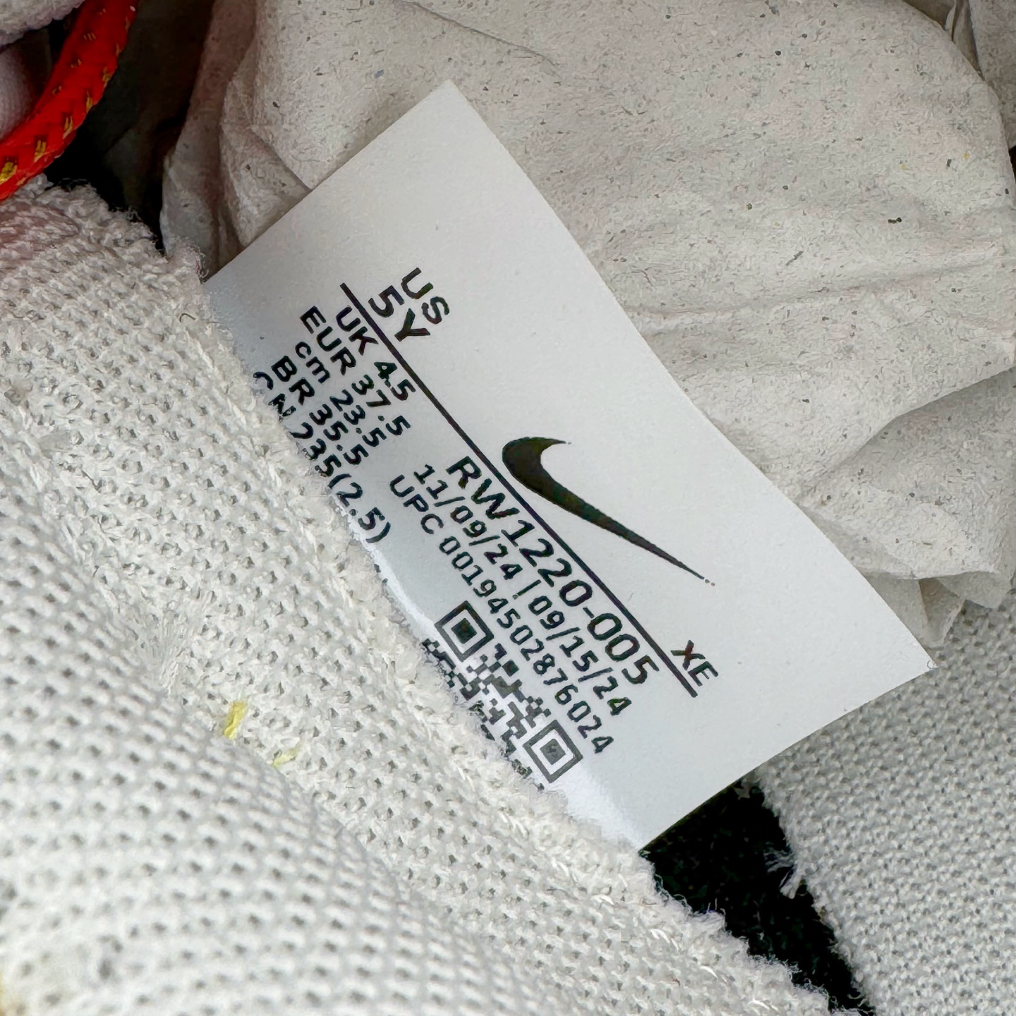 图片[13]-＃YC纯原 NK Dunk Low CNY 新春限定 RW1220-005 定制系列天花板 无原鞋不开发 全系列得物原鞋一比一校对开发 配色持续更新中 终端对接 优势输出 全套原厂楦头原纸板数据档案倾力打造 原汁原味莞产 极致还原 圈内最强针车工艺 高端零售指定版 广东原厂配套原盒原标 鞋盒分三个尺码段 原厂冲刀 超高清洁度 全鞋零毛边皮料切割 采用原厂百宏鞋带以及原厂百宏织唛舌标 内标可供原厂几率过验 进口原装条纹中底布 四线拉帮白色点胶 原厂拉帮手法遵循公司 原厂电绣 极致还原 尺码：36 36.5 37.5 38 38.5 39 40 40.5 41 42 42.5 43 44 44.5 45 46-选品中心