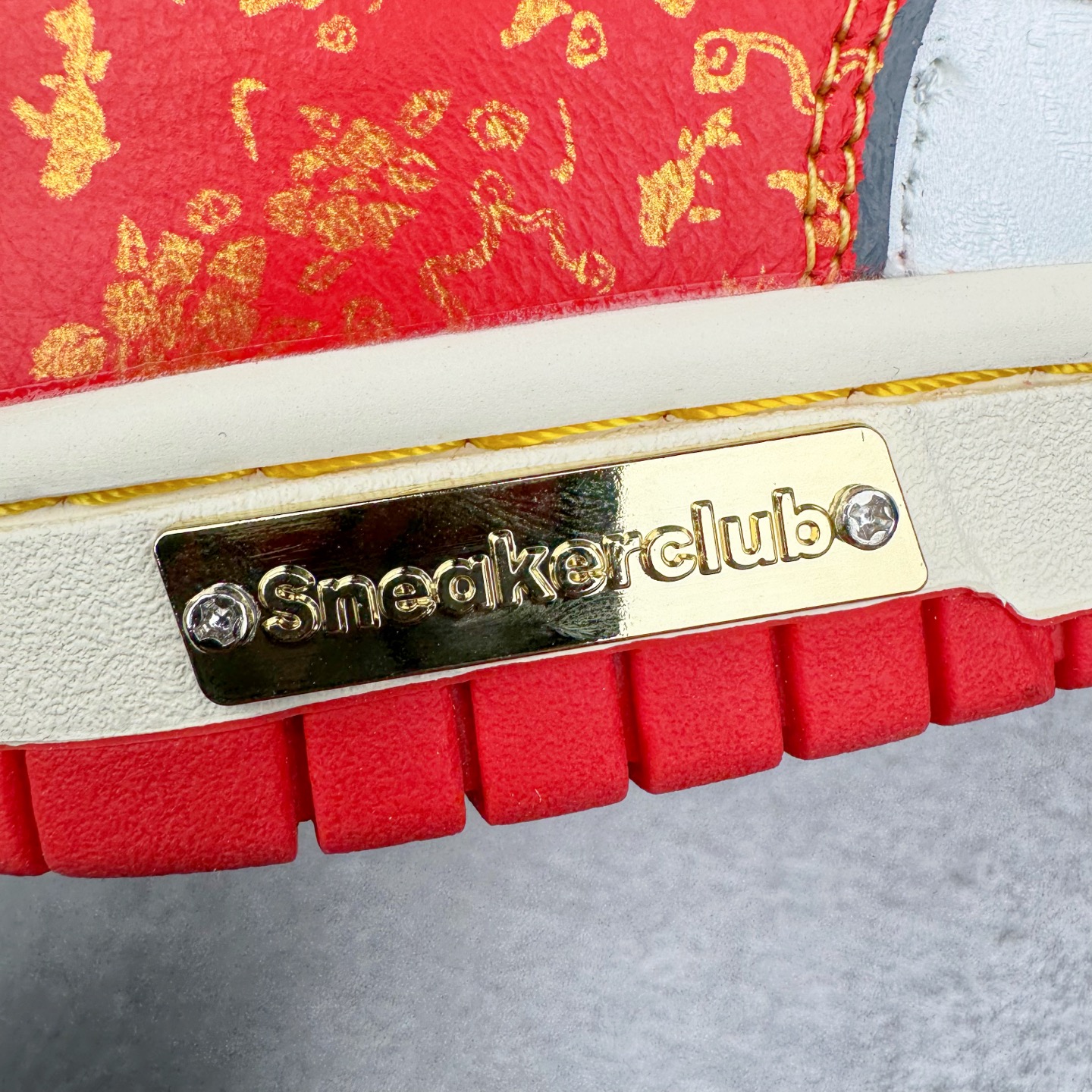 图片[20]-＃YC纯原 NK Dunk Low CNY 新春限定 RW1220-005 定制系列天花板 无原鞋不开发 全系列得物原鞋一比一校对开发 配色持续更新中 终端对接 优势输出 全套原厂楦头原纸板数据档案倾力打造 原汁原味莞产 极致还原 圈内最强针车工艺 高端零售指定版 广东原厂配套原盒原标 鞋盒分三个尺码段 原厂冲刀 超高清洁度 全鞋零毛边皮料切割 采用原厂百宏鞋带以及原厂百宏织唛舌标 内标可供原厂几率过验 进口原装条纹中底布 四线拉帮白色点胶 原厂拉帮手法遵循公司 原厂电绣 极致还原 尺码：36 36.5 37.5 38 38.5 39 40 40.5 41 42 42.5 43 44 44.5 45 46-选品中心