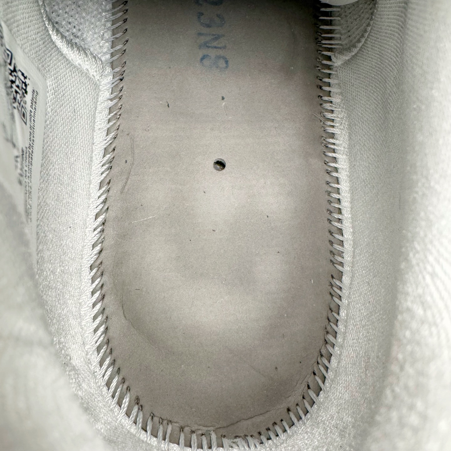 图片[12]-＃KZ神版 Air Jordan AJ11 Retro Low CNY蛇年限定 HQ7000-001 市场中端王者 耗时半年巨作 全套原纸板楦头开发 确保原汁原味 完美呈现11代版型 此版本只针对中端市场 皮料材质有所更替 其他数据细节工艺流程均保持一致绝不口嗨 细节品控鞋型随意秒杀市面3XX 原楦原档案数据开模打造 原厂中底拉帮钢印 原厂进口漆皮 防冻不开裂 原装鞋撑 水晶大底正确色度色泽 原楦原数据刺绣 原厂车缝走线及对位 毫厘不差 飞人logo采用原数据电脑刺绣 原装正品碳纤维真实碳板 增强抗扭 原内标 原盒标 正确官方原盒 防氧化水晶外底 原厂配套全掌solo气垫 进口港宝加持 后跟自然饱满 全鞋荧光划线卡点 追求极致完美 每一双都是工艺品 多重QC质检 超越公司货的品控标准 实实在在的免检产品 尺码：36 36.5 37.5 38 38.5 39 40 40.5 41 42 42.5 43 44 44.5 45 46 47.5-选品中心