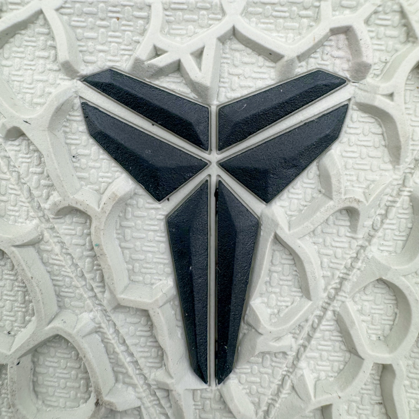 图片[20]-＃灭世海外版 NK Zoom Kobe 6 Protro 科比六代 全明星2.0 白色星星 FQ3546-100 纯原海外版气垫品质吊打各路纯原 气压➕耐久双重保障 前掌ZOOM TURBO➕后掌马蹄Zoom 后掌澎湃脚感无出其右 全套冲刀改版 鞋型还原度95% 宽脚选手必入货品 鞋头2.5mm上翘空间 不挤脚 完美释放脚趾活动空间 正码正拍 脚型适配性 市场最强没有之一 鞋面工艺全新升级 100%对标正品 原厂聚氨酯蛇鳞 珠光密度同步正品 Swoosh喷漆工艺 还原度接近100% 全新后跟TPU模具 正确S型弧度 区分市场纯原（市场纯原采用公版模具 后跟TPU几乎无弧度）国产天花板橡胶配方 抓地力爆炸 海外口碑炸裂 鞋舌LOGO正确内嵌压印 原厂碳板 正确原盒 厚积薄发 王者归来 拒绝杀猪 拒绝套路 灭世纯原海外版科比系列 致力打造实战第一标杆 尺码：39-47.5 全新模具 正码正拍-选品中心