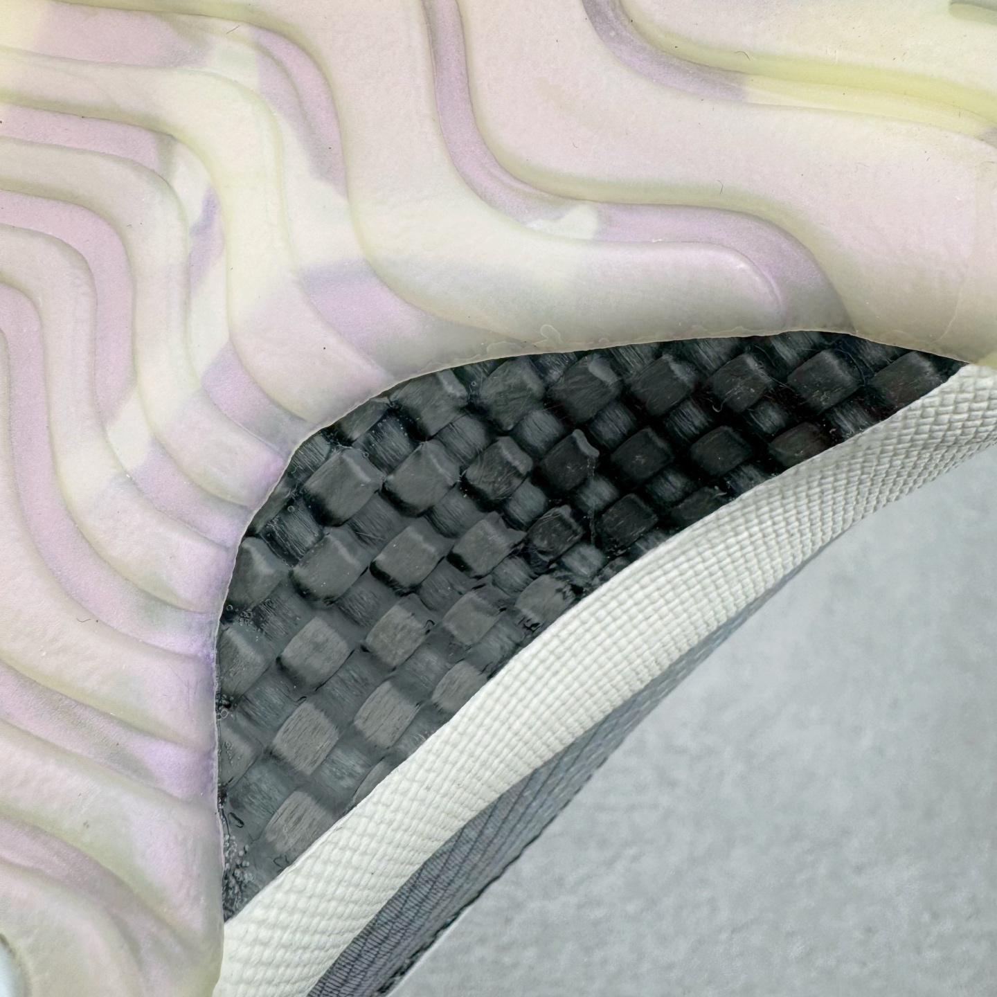 图片[10]-＃KZ神版 Air Jordan AJ11 Retro Low CNY蛇年限定 HQ7000-001 市场中端王者 耗时半年巨作 全套原纸板楦头开发 确保原汁原味 完美呈现11代版型 此版本只针对中端市场 皮料材质有所更替 其他数据细节工艺流程均保持一致绝不口嗨 细节品控鞋型随意秒杀市面3XX 原楦原档案数据开模打造 原厂中底拉帮钢印 原厂进口漆皮 防冻不开裂 原装鞋撑 水晶大底正确色度色泽 原楦原数据刺绣 原厂车缝走线及对位 毫厘不差 飞人logo采用原数据电脑刺绣 原装正品碳纤维真实碳板 增强抗扭 原内标 原盒标 正确官方原盒 防氧化水晶外底 原厂配套全掌solo气垫 进口港宝加持 后跟自然饱满 全鞋荧光划线卡点 追求极致完美 每一双都是工艺品 多重QC质检 超越公司货的品控标准 实实在在的免检产品 尺码：36 36.5 37.5 38 38.5 39 40 40.5 41 42 42.5 43 44 44.5 45 46 47.5-选品中心