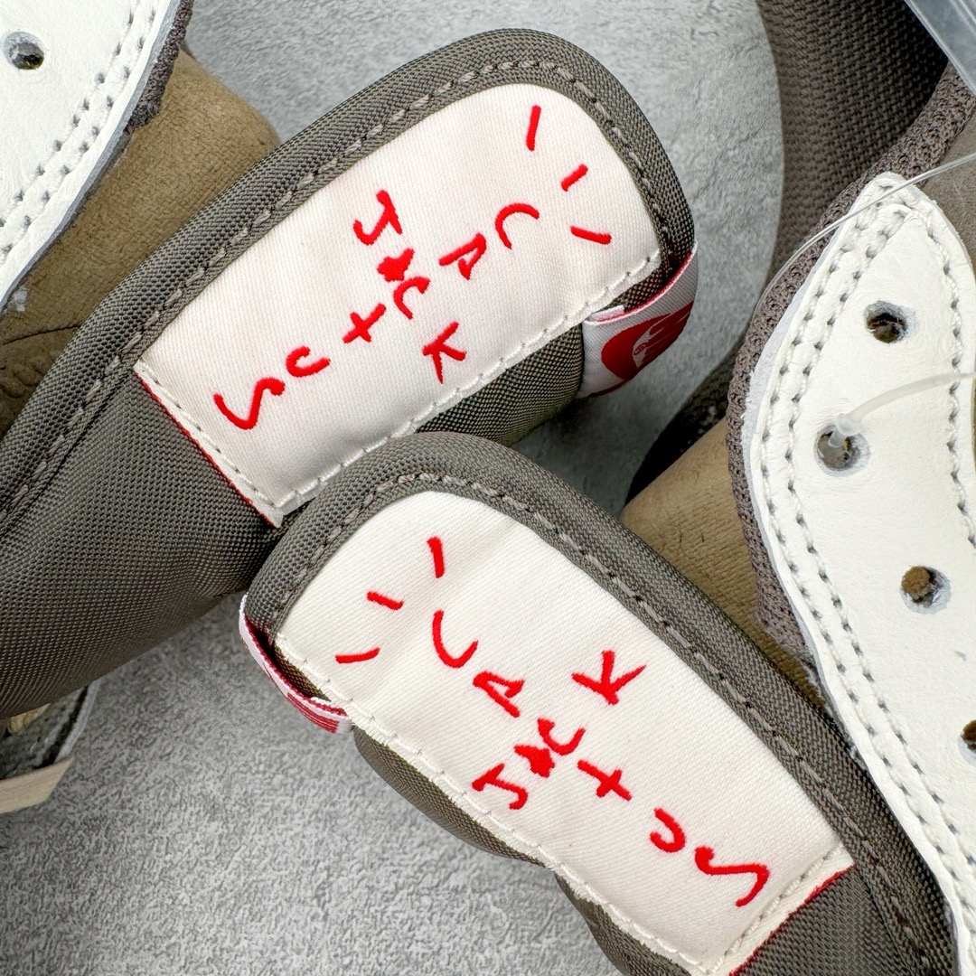 图片[15]-＃PK纯原 Travis Scott x Air Jordan AJ1 Low OG SP TS联名倒钩3.0低帮 白棕色 DM7866-162 圈内最强倒钩系列 高端零售特供批次 产品品控稳定性领先行业 各方面均可对飙L版 良心定价不杀猪 SZ原厂全套原楦原纸板冲刀磨具开发 原厂皮料加持 原厂港宝加持定型后跟R度完美 同源原厂电绣 鬼脸飞翼针数密度立体效果一致 百分百一致原鞋 原厂拉帮工艺 针距密度一致 后跟弧度收口自然不对折 极致一眼正品既视感 进口玻璃冲刀皮料裁剪零毛边 全鞋电脑针车工艺 品控清洁度最高QC检验标准 免检产品 原厂订购鞋盒、鞋标、防尘纸、鞋撑、鞋带 追求极致的原厂味道 尺码：36 36.5 37.5 38 38.5 39 40 40.5 41 42 42.5 43 44 44.5 45 46 47.5-选品中心