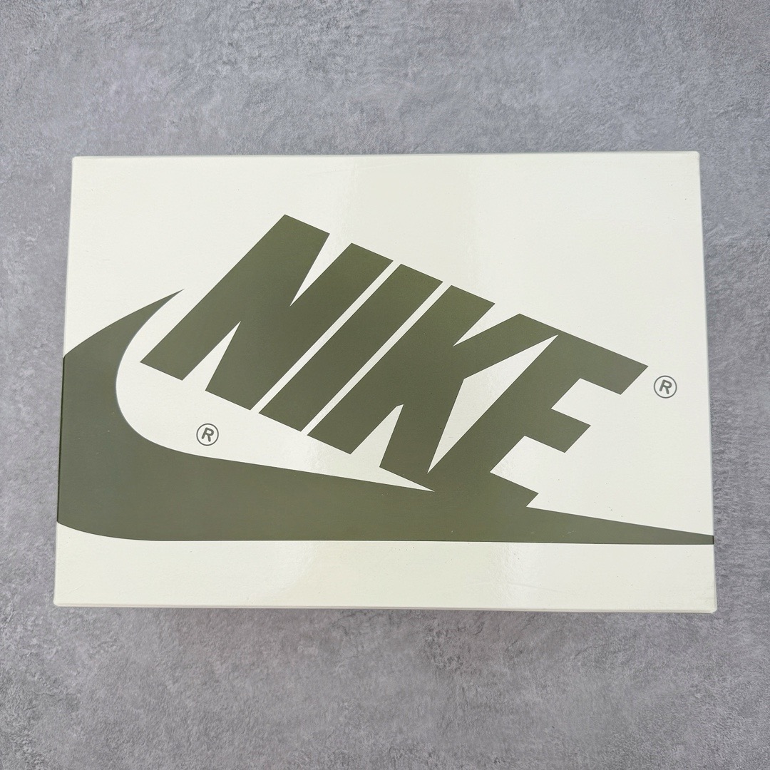 图片[18]-＃PK纯原 Travis Scott x Air Jordan AJ1 Low OG SP TS联名倒钩3.0低帮 白棕色 DM7866-162 圈内最强倒钩系列 高端零售特供批次 产品品控稳定性领先行业 各方面均可对飙L版 良心定价不杀猪 SZ原厂全套原楦原纸板冲刀磨具开发 原厂皮料加持 原厂港宝加持定型后跟R度完美 同源原厂电绣 鬼脸飞翼针数密度立体效果一致 百分百一致原鞋 原厂拉帮工艺 针距密度一致 后跟弧度收口自然不对折 极致一眼正品既视感 进口玻璃冲刀皮料裁剪零毛边 全鞋电脑针车工艺 品控清洁度最高QC检验标准 免检产品 原厂订购鞋盒、鞋标、防尘纸、鞋撑、鞋带 追求极致的原厂味道 尺码：36 36.5 37.5 38 38.5 39 40 40.5 41 42 42.5 43 44 44.5 45 46 47.5-选品中心