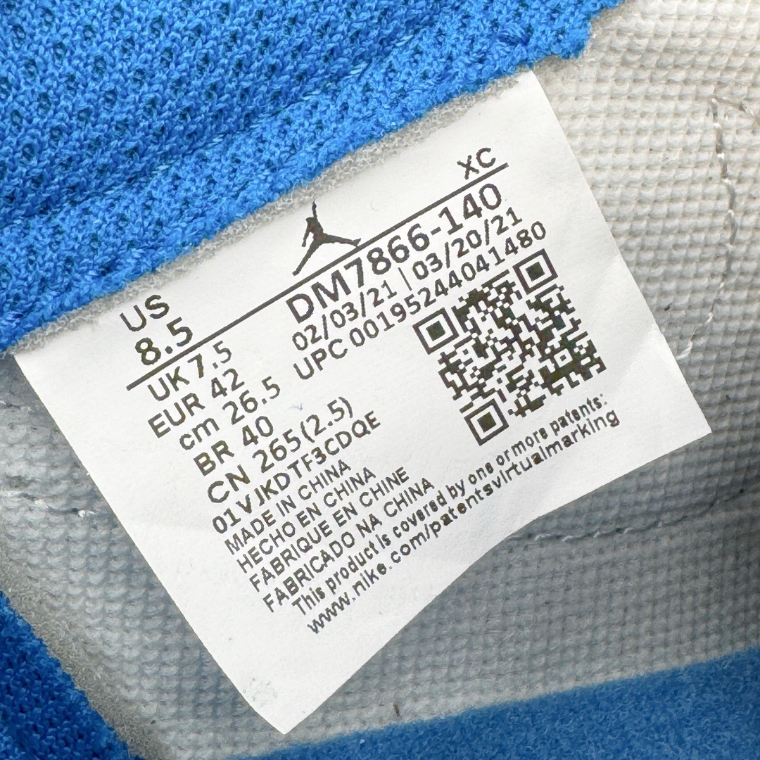 图片[17]-＃PK纯原 Travis Scott x Fragment Design x Air Jordan AJ1 Low OG SP 三方联名闪电倒钩2.0低帮 白蓝黑 DM7866-140 圈内最强倒钩系列 高端零售特供批次 产品品控稳定性领先行业 各方面均可对飙L版 良心定价不杀猪 SZ原厂全套原楦原纸板冲刀磨具开发 原厂皮料加持 原厂港宝加持定型后跟R度完美 同源原厂电绣 鬼脸飞翼针数密度立体效果一致 百分百一致原鞋 原厂拉帮工艺 针距密度一致 后跟弧度收口自然不对折 极致一眼正品既视感 进口玻璃冲刀皮料裁剪零毛边 全鞋电脑针车工艺 品控清洁度最高QC检验标准 免检产品 原厂订购鞋盒、鞋标、防尘纸、鞋撑、鞋带 追求极致的原厂味道 尺码：36 36.5 37.5 38 38.5 39 40 40.5 41 42 42.5 43 44 44.5 45 46 47.5-选品中心