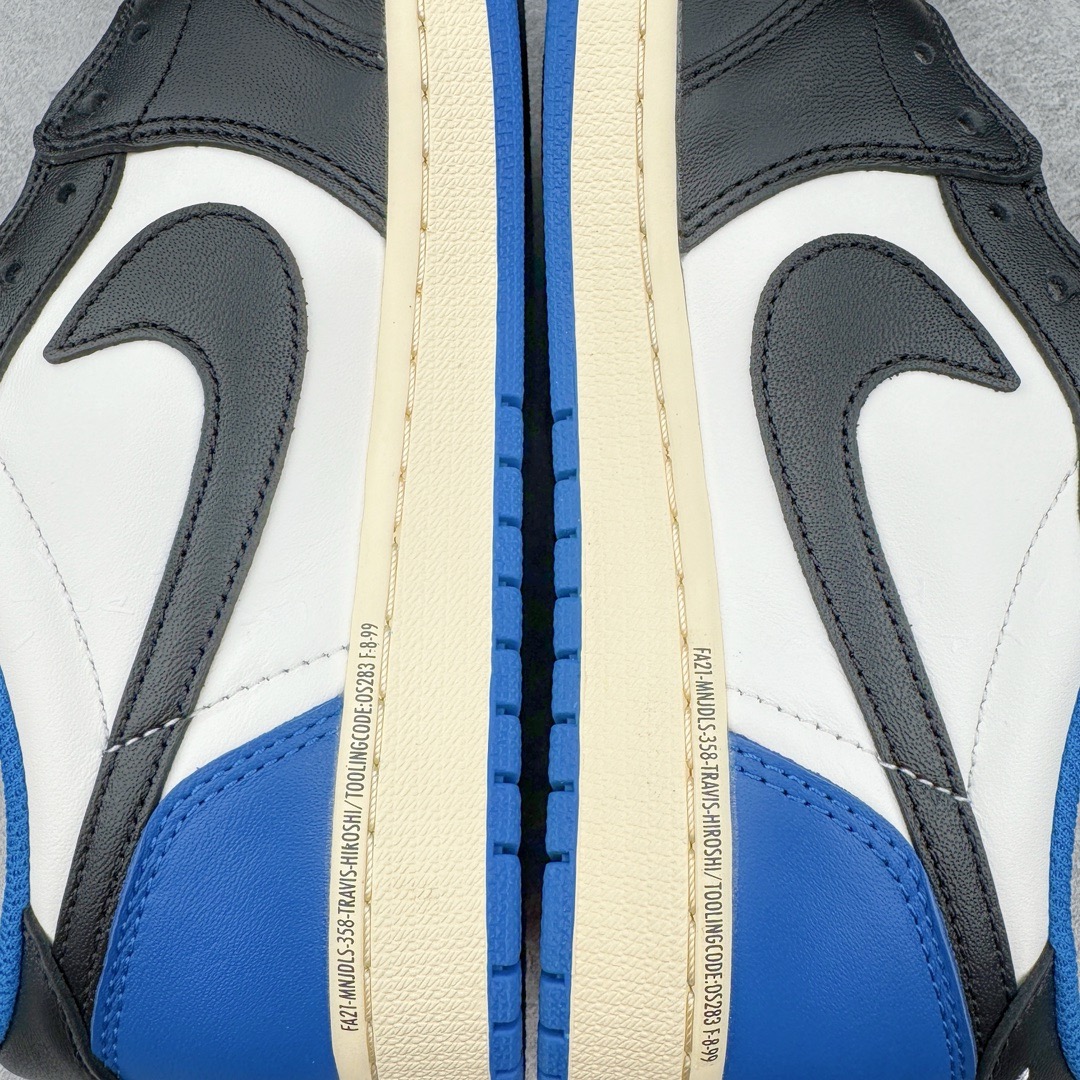 图片[11]-＃PK纯原 Travis Scott x Fragment Design x Air Jordan AJ1 Low OG SP 三方联名闪电倒钩2.0低帮 白蓝黑 DM7866-140 圈内最强倒钩系列 高端零售特供批次 产品品控稳定性领先行业 各方面均可对飙L版 良心定价不杀猪 SZ原厂全套原楦原纸板冲刀磨具开发 原厂皮料加持 原厂港宝加持定型后跟R度完美 同源原厂电绣 鬼脸飞翼针数密度立体效果一致 百分百一致原鞋 原厂拉帮工艺 针距密度一致 后跟弧度收口自然不对折 极致一眼正品既视感 进口玻璃冲刀皮料裁剪零毛边 全鞋电脑针车工艺 品控清洁度最高QC检验标准 免检产品 原厂订购鞋盒、鞋标、防尘纸、鞋撑、鞋带 追求极致的原厂味道 尺码：36 36.5 37.5 38 38.5 39 40 40.5 41 42 42.5 43 44 44.5 45 46 47.5-选品中心