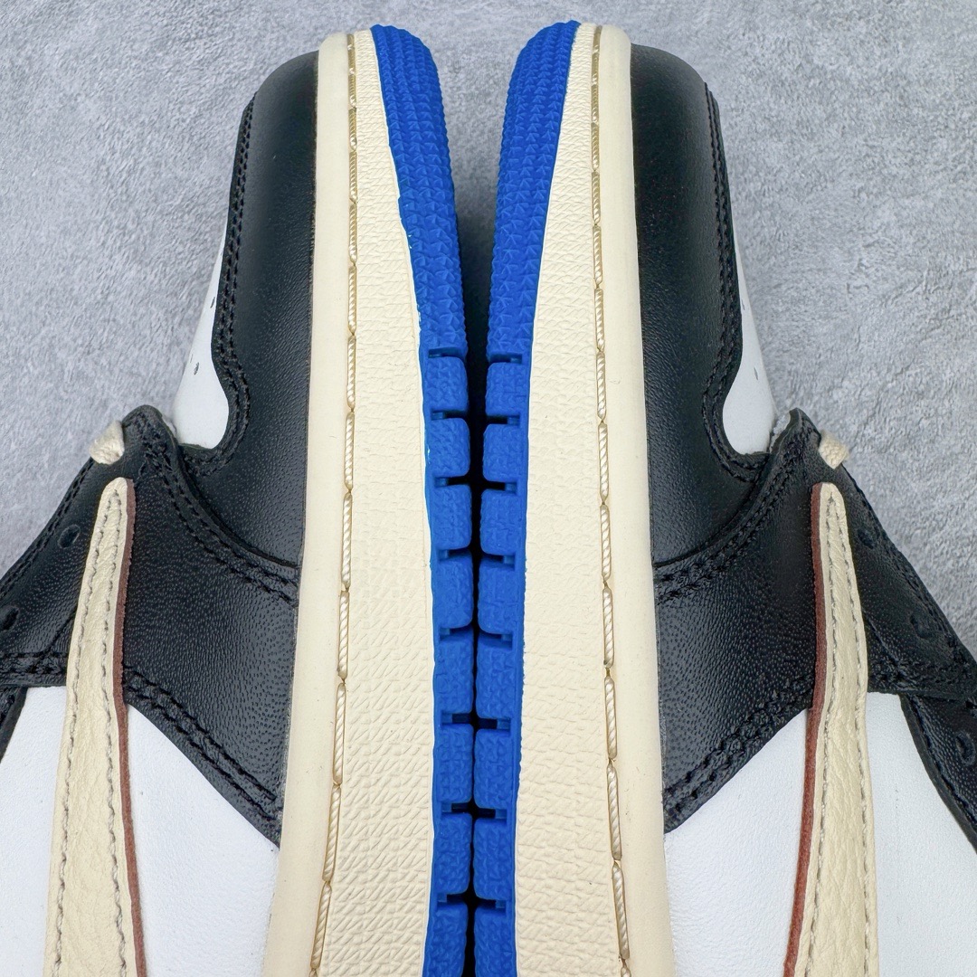 图片[14]-＃PK纯原 Travis Scott x Fragment Design x Air Jordan AJ1 Low OG SP 三方联名闪电倒钩2.0低帮 白蓝黑 DM7866-140 圈内最强倒钩系列 高端零售特供批次 产品品控稳定性领先行业 各方面均可对飙L版 良心定价不杀猪 SZ原厂全套原楦原纸板冲刀磨具开发 原厂皮料加持 原厂港宝加持定型后跟R度完美 同源原厂电绣 鬼脸飞翼针数密度立体效果一致 百分百一致原鞋 原厂拉帮工艺 针距密度一致 后跟弧度收口自然不对折 极致一眼正品既视感 进口玻璃冲刀皮料裁剪零毛边 全鞋电脑针车工艺 品控清洁度最高QC检验标准 免检产品 原厂订购鞋盒、鞋标、防尘纸、鞋撑、鞋带 追求极致的原厂味道 尺码：36 36.5 37.5 38 38.5 39 40 40.5 41 42 42.5 43 44 44.5 45 46 47.5-选品中心