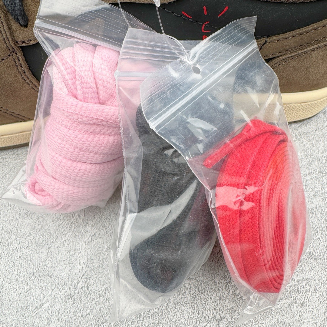 图片[18]-＃PK纯原 Travis Scott x Air Jordan AJ1 Low OG SP TS联名倒钩1.0低帮 深棕 CQ4277-001 圈内最强倒钩系列 高端零售特供批次 产品品控稳定性领先行业 各方面均可对飙L版 良心定价不杀猪 SZ原厂全套原楦原纸板冲刀磨具开发 原厂皮料加持 原厂港宝加持定型后跟R度完美 同源原厂电绣 鬼脸飞翼针数密度立体效果一致 百分百一致原鞋 原厂拉帮工艺 针距密度一致 后跟弧度收口自然不对折 极致一眼正品既视感 进口玻璃冲刀皮料裁剪零毛边 全鞋电脑针车工艺 品控清洁度最高QC检验标准 免检产品 原厂订购鞋盒、鞋标、防尘纸、鞋撑、鞋带 追求极致的原厂味道 尺码：36 36.5 37.5 38 38.5 39 40 40.5 41 42 42.5 43 44 44.5 45 46 47.5-选品中心