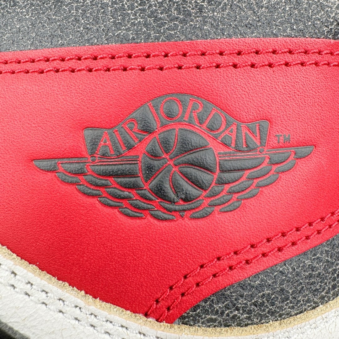 图片[10]-＃PK纯原 Air Jordan AJ1 Retro High 高帮芝加哥做旧氧化 DZ5485-612 圈内最强系列 高端零售特供批次 产品品控稳定性领先行业 各方面均可对飙L版 良心定价不杀猪 SZ原厂全套原楦原纸板冲刀磨具开发 原厂皮料加持 原厂港宝加持定型后跟R度完美 同源原厂电绣 飞翼针数密度立体效果一致 百分百一致原鞋 原厂拉帮工艺 针距密度一致 后跟弧度收口自然不对折 极致一眼正品既视感 进口玻璃冲刀皮料裁剪零毛边 全鞋电脑针车工艺 品控清洁度最高QC检验标准 免检产品 原厂订购鞋盒、鞋标、防尘纸、鞋撑、鞋带 追求极致的原厂味道 尺码：36 36.5 37.5 38 38.5 39 40 40.5 41 42 42.5 43 44 44.5 45 46 47.5-选品中心