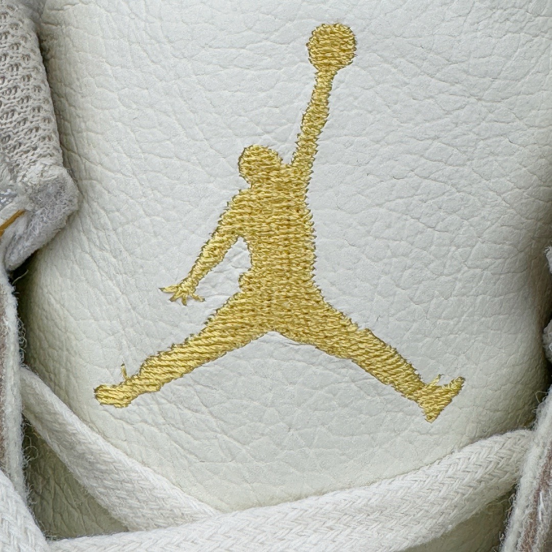 图片[12]-＃PK纯原 J Balvin x Air Jordan AJ3 联名白蓝红 彩虹渐变 FN0344-901 目前市场最推荐的产品 市场唯一正确批次 操刀耗时半年巨作 超合理的单价 拒绝高利润 全套原纸板楦头开发 原厂大底磨具加持立体防滑纹理 原装可视Air Sole气垫 原汁原味最完美的三代版型 唯一正确鞋头趴度弧度高度鞋身腰线 原厂TPU彩虹扎染后跟饰片 正确内里反口里网布 皮料菱角分明不变形无多余毛边 广东原厂zp同批次手工大底描漆拉丝 市场唯一原厂鞋扣模具 原厂织唛标 原厂飞人电绣工艺 尾指中部跳三针 独家绑鞋带手法 印刷中底布 四线拉帮 米色美纹纸贴合固定 进口港宝加持 后跟自然饱满 全鞋荧光划线卡点 追求极致完美 每一双都是工艺品 多重QC质检 超越公司货的品控标准 实实在在的免检产品 尺码：40 40.5 41 42 42.5 43 44 44.5 45 46 47.5 48.5-选品中心