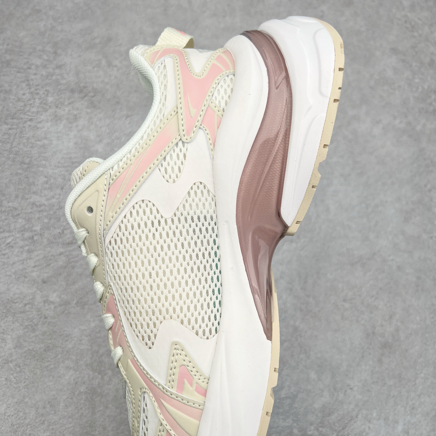 图片[7]-＃PB过验版 MLB New York Yankees Curve Runner 舒适百搭流浪鞋防滑耐磨低帮跑步鞋 Korea韩国联名NY美国榄球纽约洋基队限定 目前可过轻松秒过各类鉴定 能操作的私聊 韩国代购专供 左脚内置NFC感应 区别市面贴纸假芯片 MLB专用菱形双针中底布 重点细节中底布带注胶孔 原厂NFC感应吊牌 支持鉴定 一个两位数 原盒原标 全套原楦原纸板原厂数据开发 中韩文保养标贴 绿色防霉片 平台代购专供 独家一比一RB+MD组合大底 高频后跟小人Logo精准对位立体饱满 正确网布加超迁鞋面 转印中底走线紧密 转印Logo工艺表层防刮不掉色 尺码：35 36 36.5 37.5 38 38.5 39 40 40.5 41 42 42.5 43 44 44.5 45-选品中心