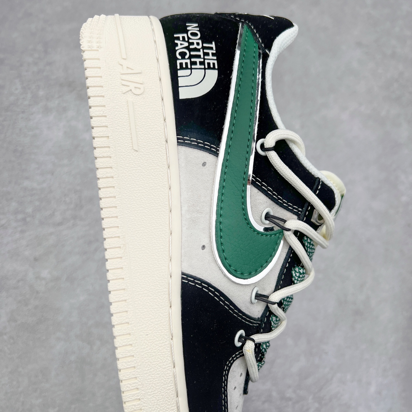 图片[6]-NK Air Force 1´07 Low 空军一号低帮百搭休闲运动板鞋 SJ1198-110 柔软、弹性十足的缓震性能和出色的中底设计 横跨复古与现代的外型结合 造就出风靡全球 三十多年的Force 1 直到今天还深受青睐 尺码：36 36.5 37.5 38 38.5 39 40 40.5 41 42 42.5 43 44 44.5 45-选品中心