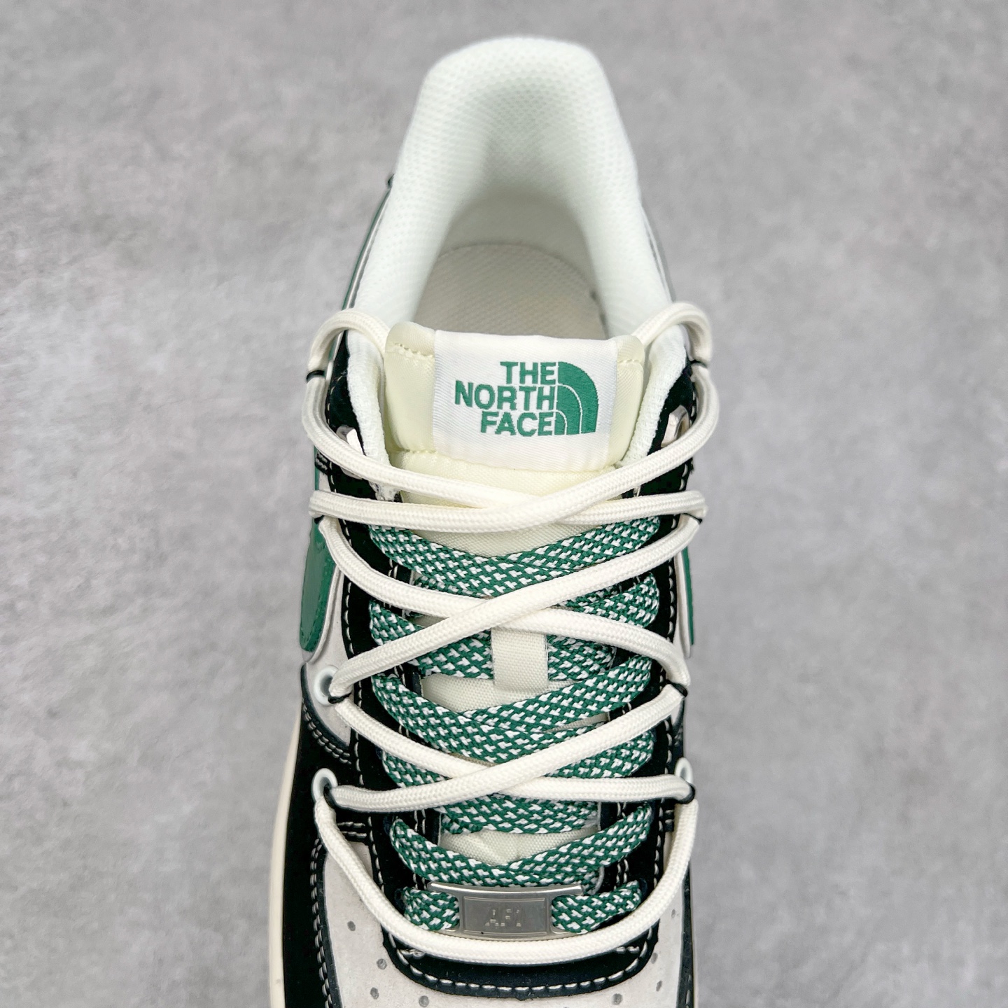 图片[5]-NK Air Force 1´07 Low 空军一号低帮百搭休闲运动板鞋 SJ1198-110 柔软、弹性十足的缓震性能和出色的中底设计 横跨复古与现代的外型结合 造就出风靡全球 三十多年的Force 1 直到今天还深受青睐 尺码：36 36.5 37.5 38 38.5 39 40 40.5 41 42 42.5 43 44 44.5 45-选品中心