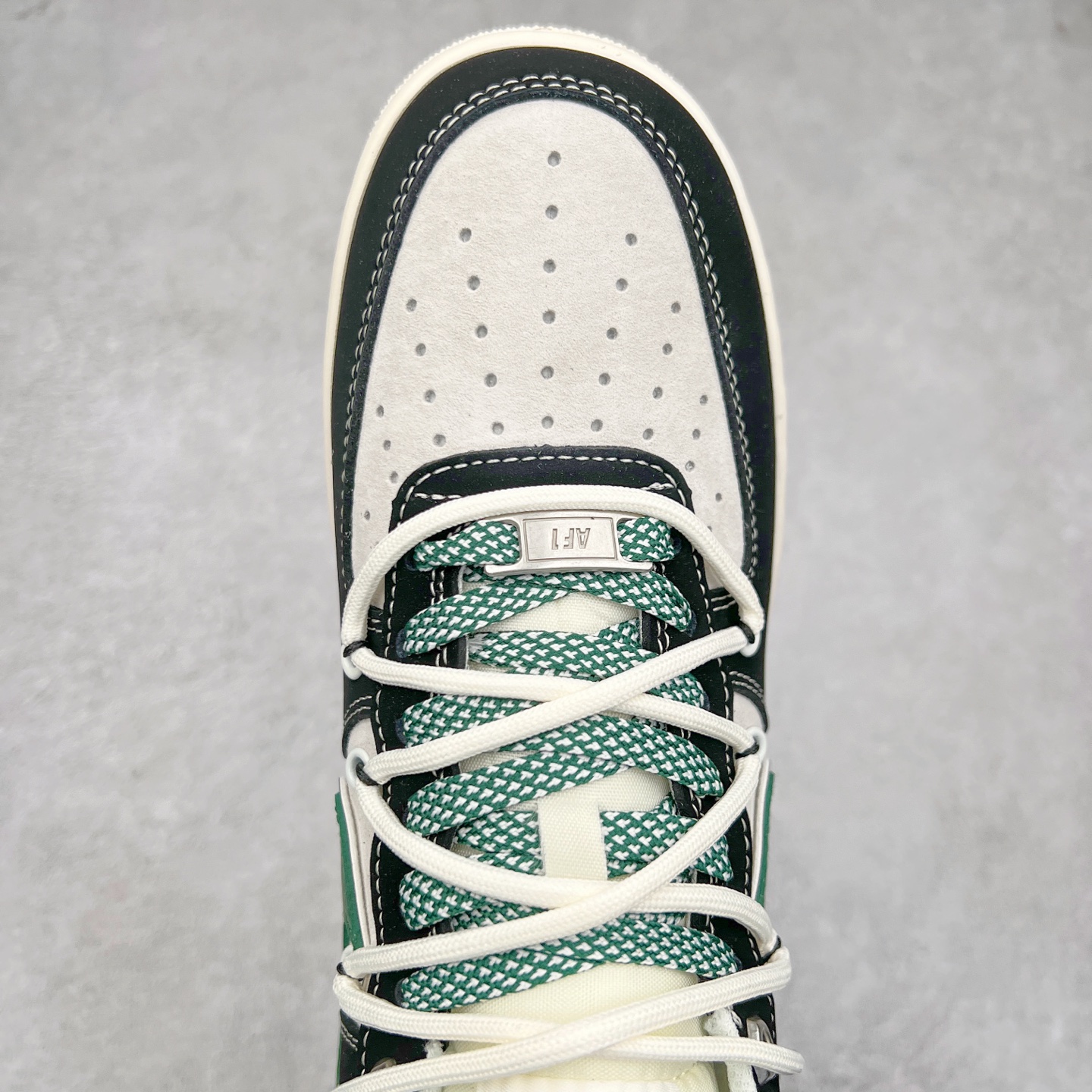 图片[4]-NK Air Force 1´07 Low 空军一号低帮百搭休闲运动板鞋 SJ1198-110 柔软、弹性十足的缓震性能和出色的中底设计 横跨复古与现代的外型结合 造就出风靡全球 三十多年的Force 1 直到今天还深受青睐 尺码：36 36.5 37.5 38 38.5 39 40 40.5 41 42 42.5 43 44 44.5 45-选品中心