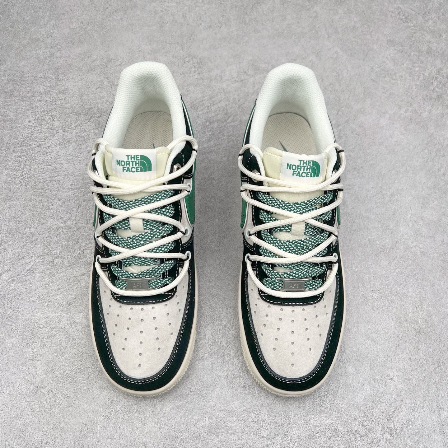 图片[2]-NK Air Force 1´07 Low 空军一号低帮百搭休闲运动板鞋 SJ1198-110 柔软、弹性十足的缓震性能和出色的中底设计 横跨复古与现代的外型结合 造就出风靡全球 三十多年的Force 1 直到今天还深受青睐 尺码：36 36.5 37.5 38 38.5 39 40 40.5 41 42 42.5 43 44 44.5 45-选品中心