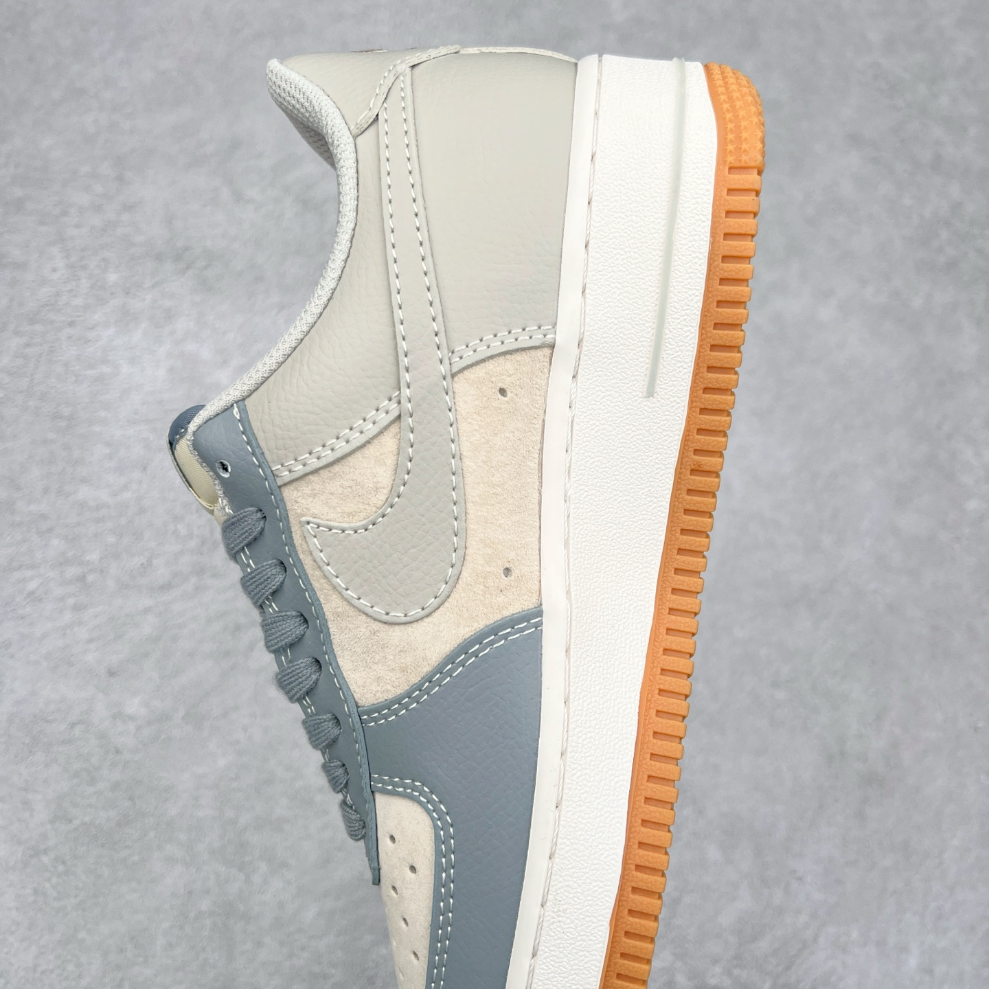 图片[7]-NK Air Force 1´07 Low 空军一号低帮百搭休闲运动板鞋 DM6688-022 柔软、弹性十足的缓震性能和出色的中底设计 横跨复古与现代的外型结合 造就出风靡全球 三十多年的Force 1 直到今天还深受青睐 尺码：36 36.5 37.5 38 38.5 39 40 40.5 41 42 42.5 43 44 44.5 45-选品中心