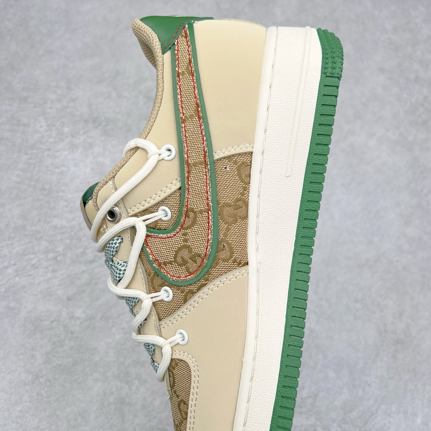 图片[7]-NK Air Force 1´07 Low 空军一号低帮百搭休闲运动板鞋 SJ1198-102 柔软、弹性十足的缓震性能和出色的中底设计 横跨复古与现代的外型结合 造就出风靡全球 三十多年的Force 1 直到今天还深受青睐 尺码：36 36.5 37.5 38 38.5 39 40 40.5 41 42 42.5 43 44 44.5 45-选品中心