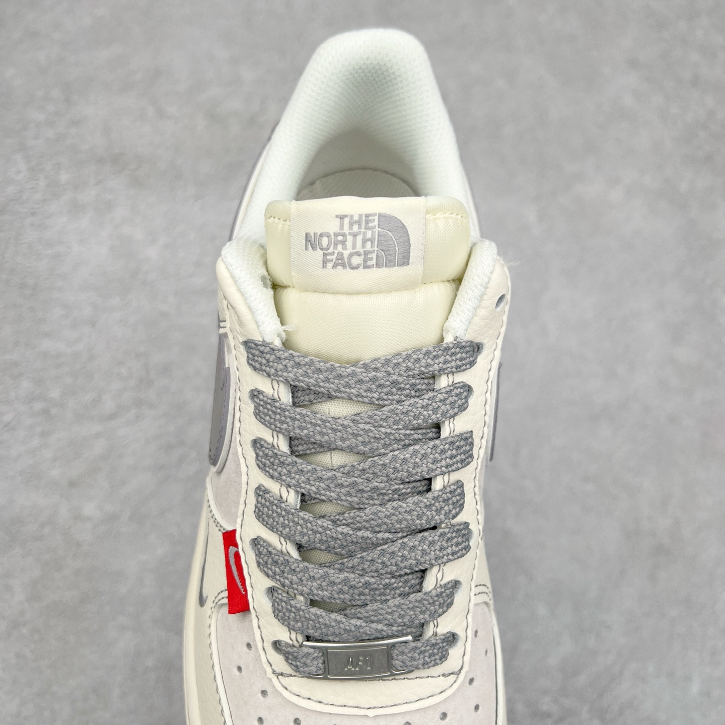 图片[5]-NK Air Force 1´07 Low 空军一号低帮百搭休闲运动板鞋 BB7518-009 柔软、弹性十足的缓震性能和出色的中底设计 横跨复古与现代的外型结合 造就出风靡全球 三十多年的Force 1 直到今天还深受青睐 尺码：36 36.5 37.5 38 38.5 39 40 40.5 41 42 42.5 43 44 44.5 45-选品中心