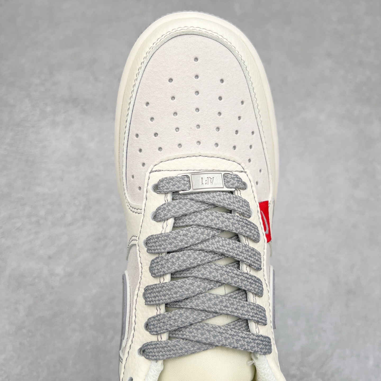 图片[4]-NK Air Force 1´07 Low 空军一号低帮百搭休闲运动板鞋 BB7518-009 柔软、弹性十足的缓震性能和出色的中底设计 横跨复古与现代的外型结合 造就出风靡全球 三十多年的Force 1 直到今天还深受青睐 尺码：36 36.5 37.5 38 38.5 39 40 40.5 41 42 42.5 43 44 44.5 45-选品中心