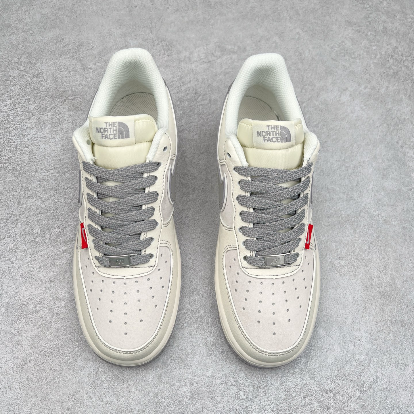 图片[2]-NK Air Force 1´07 Low 空军一号低帮百搭休闲运动板鞋 BB7518-009 柔软、弹性十足的缓震性能和出色的中底设计 横跨复古与现代的外型结合 造就出风靡全球 三十多年的Force 1 直到今天还深受青睐 尺码：36 36.5 37.5 38 38.5 39 40 40.5 41 42 42.5 43 44 44.5 45-选品中心