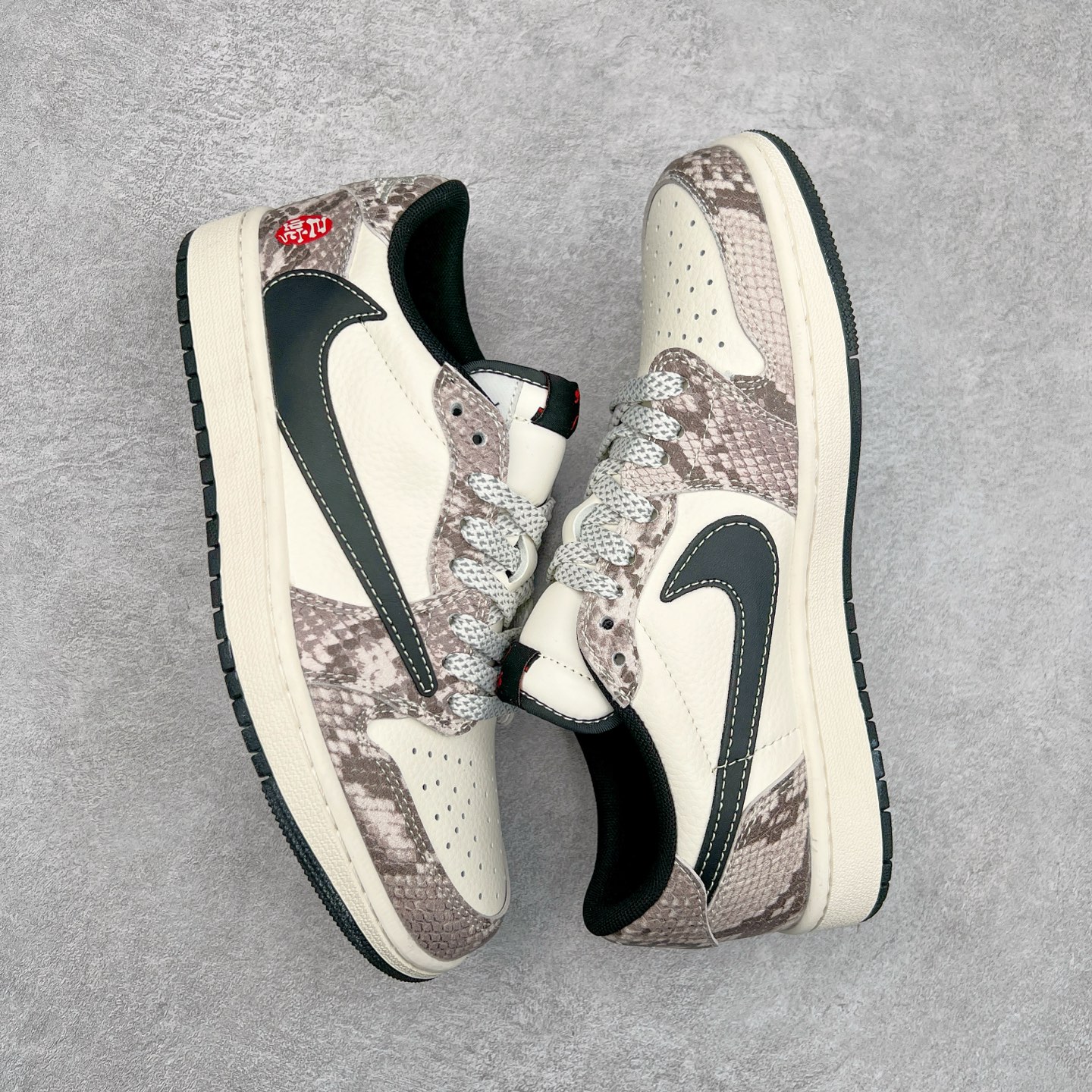 图片[3]-TS x Air Jordan AJ1 Low 倒钩低帮联名定制配色 XX3318-518 原厂内置气垫魔块 A模大底 头层小牛皮 鞋舌AJ原厂专用牛津布+AJ专用反口珍珠布+原厂无杂质高弹内里海棉+特殊封边弹力鞋带 尺码：36 36.5 37.5 38 38.5 39 40 40.5 41 42 42.5 43 44 44.5 45 46 47.5-选品中心
