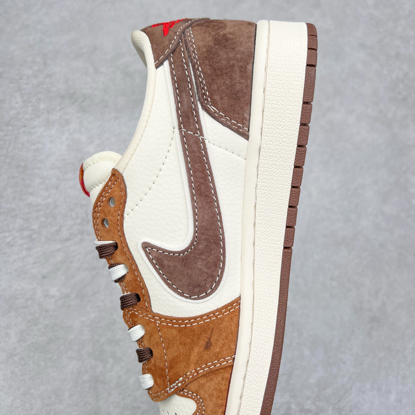 图片[7]-TS x Air Jordan AJ1 Low 倒钩低帮联名定制配色 DM9288-011 原厂内置气垫魔块 A模大底 头层小牛皮 鞋舌AJ原厂专用牛津布+AJ专用反口珍珠布+原厂无杂质高弹内里海棉+特殊封边弹力鞋带 尺码：36 36.5 37.5 38 38.5 39 40 40.5 41 42 42.5 43 44 44.5 45 46 47.5-选品中心