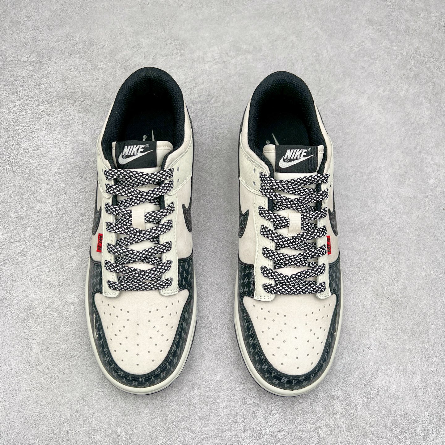 图片[2]-NK Dunk Low 定制配色 DJ2024-121 大厂出品 极力推荐 原装头层材料 独家版型蒸餾加工帶來的是更好的视觉和脚感体验大厂纯原品质出货 清洁度 电绣工艺 皮料切割干净无任何毛边 细节完美 尺码：36 36.5 37.5 38 38.5 39 40 40.5 41 42 42.5 43 44 44.5 45-选品中心