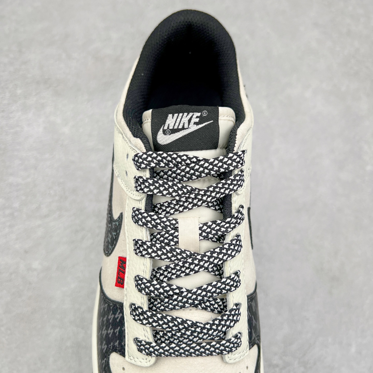 图片[5]-NK Dunk Low 定制配色 DJ2024-121 大厂出品 极力推荐 原装头层材料 独家版型蒸餾加工帶來的是更好的视觉和脚感体验大厂纯原品质出货 清洁度 电绣工艺 皮料切割干净无任何毛边 细节完美 尺码：36 36.5 37.5 38 38.5 39 40 40.5 41 42 42.5 43 44 44.5 45-选品中心