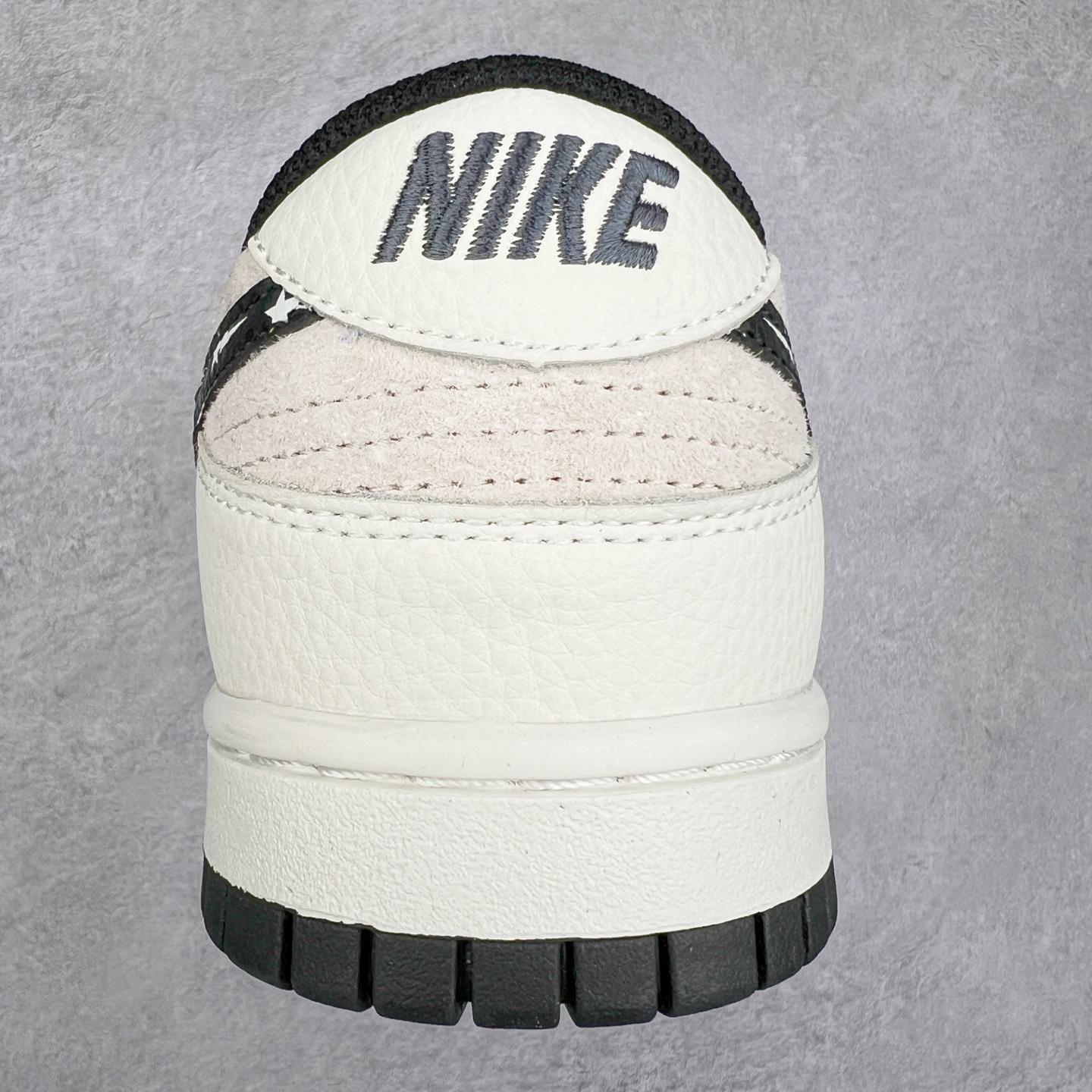 图片[8]-NK Dunk Low 定制配色 DJ2024-122 大厂出品 极力推荐 原装头层材料 独家版型蒸餾加工帶來的是更好的视觉和脚感体验大厂纯原品质出货 清洁度 电绣工艺 皮料切割干净无任何毛边 细节完美 尺码：36 36.5 37.5 38 38.5 39 40 40.5 41 42 42.5 43 44 44.5 45-选品中心