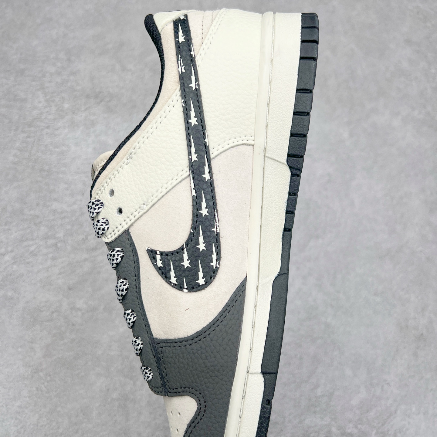 图片[7]-NK Dunk Low 定制配色 DJ2024-122 大厂出品 极力推荐 原装头层材料 独家版型蒸餾加工帶來的是更好的视觉和脚感体验大厂纯原品质出货 清洁度 电绣工艺 皮料切割干净无任何毛边 细节完美 尺码：36 36.5 37.5 38 38.5 39 40 40.5 41 42 42.5 43 44 44.5 45-选品中心