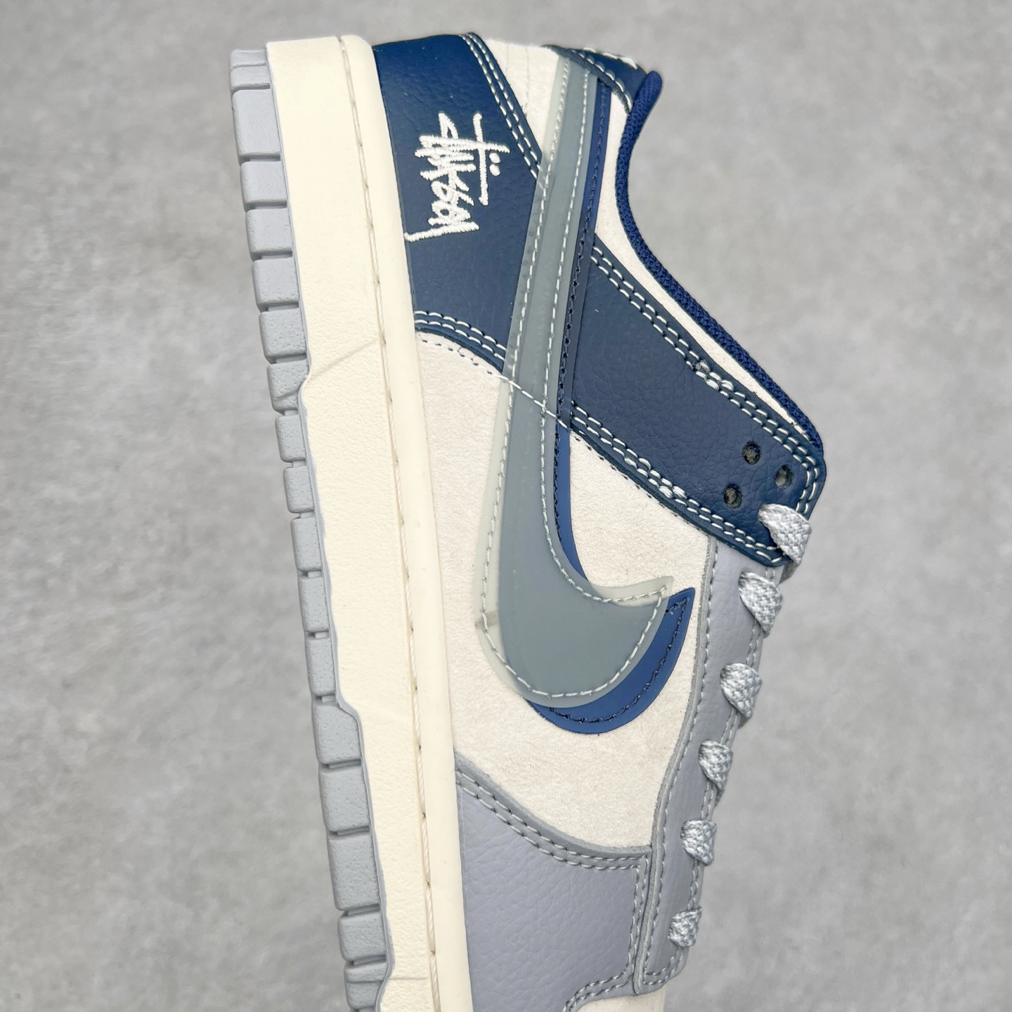 图片[6]-NK Dunk Low 定制配色 DM6868-019 大厂出品 极力推荐 原装头层材料 独家版型蒸餾加工帶來的是更好的视觉和脚感体验大厂纯原品质出货 清洁度 电绣工艺 皮料切割干净无任何毛边 细节完美 尺码：36 36.5 37.5 38 38.5 39 40 40.5 41 42 42.5 43 44 44.5 45-选品中心