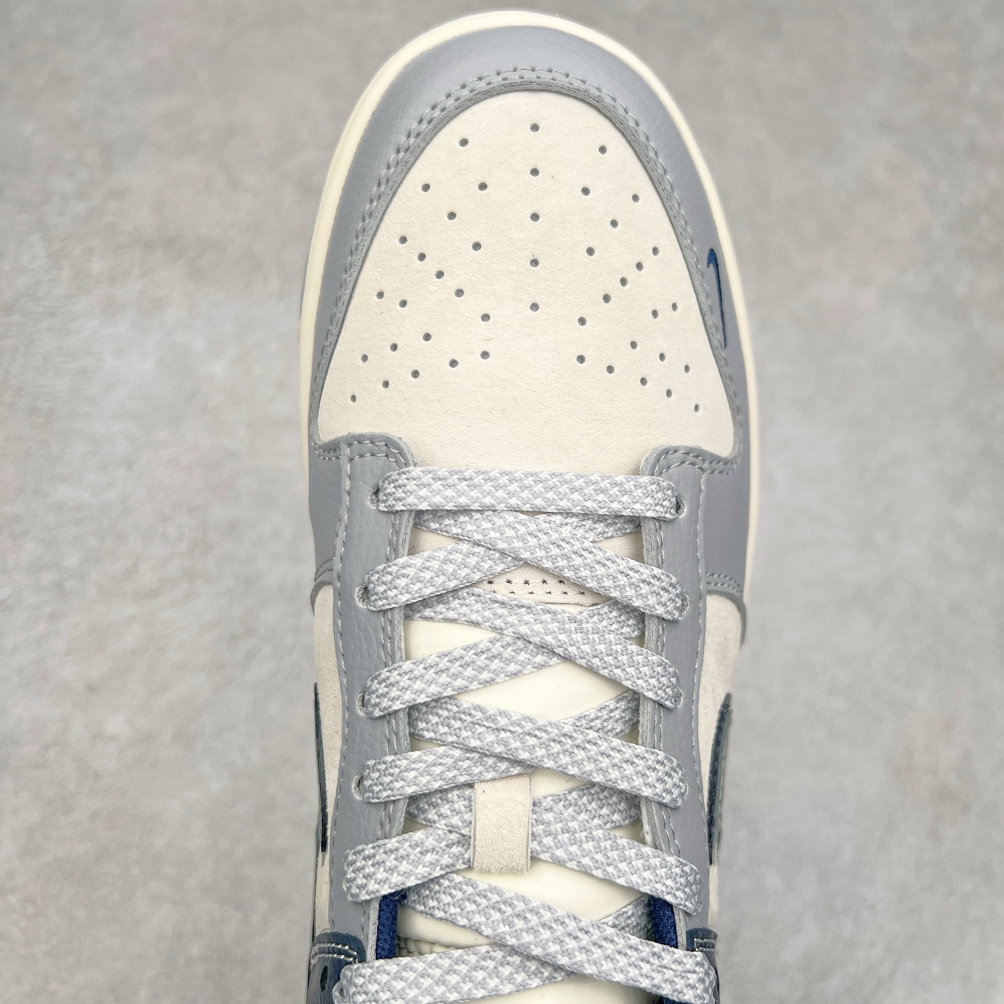 图片[4]-NK Dunk Low 定制配色 DM6868-019 大厂出品 极力推荐 原装头层材料 独家版型蒸餾加工帶來的是更好的视觉和脚感体验大厂纯原品质出货 清洁度 电绣工艺 皮料切割干净无任何毛边 细节完美 尺码：36 36.5 37.5 38 38.5 39 40 40.5 41 42 42.5 43 44 44.5 45-选品中心