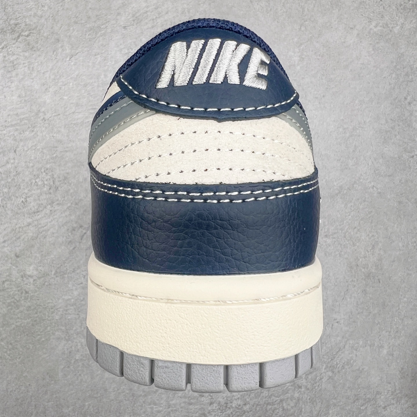 图片[8]-NK Dunk Low 定制配色 DM6868-019 大厂出品 极力推荐 原装头层材料 独家版型蒸餾加工帶來的是更好的视觉和脚感体验大厂纯原品质出货 清洁度 电绣工艺 皮料切割干净无任何毛边 细节完美 尺码：36 36.5 37.5 38 38.5 39 40 40.5 41 42 42.5 43 44 44.5 45-选品中心