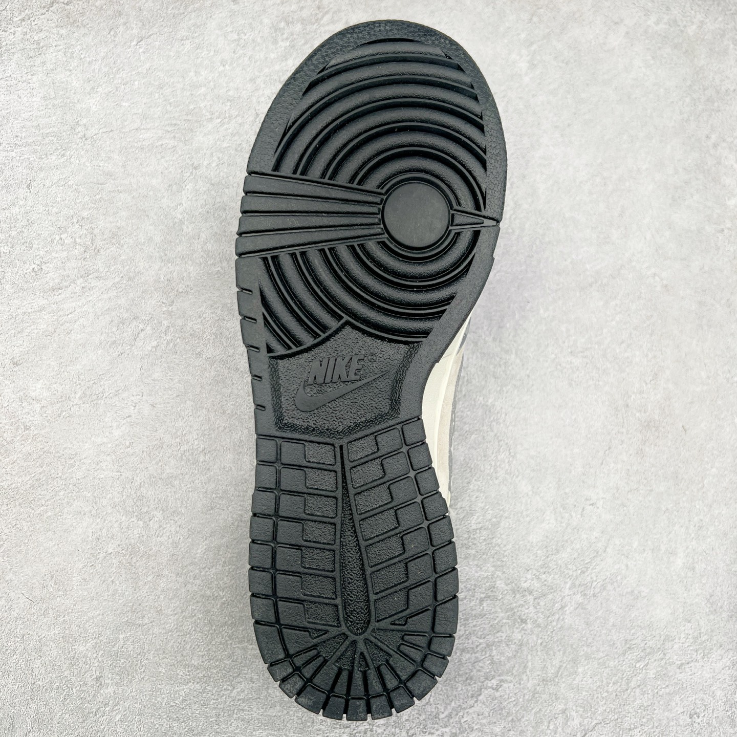 图片[9]-NK Dunk Low 定制配色 DJ2024-120 大厂出品 极力推荐 原装头层材料 独家版型蒸餾加工帶來的是更好的视觉和脚感体验大厂纯原品质出货 清洁度 电绣工艺 皮料切割干净无任何毛边 细节完美 尺码：36 36.5 37.5 38 38.5 39 40 40.5 41 42 42.5 43 44 44.5 45-选品中心