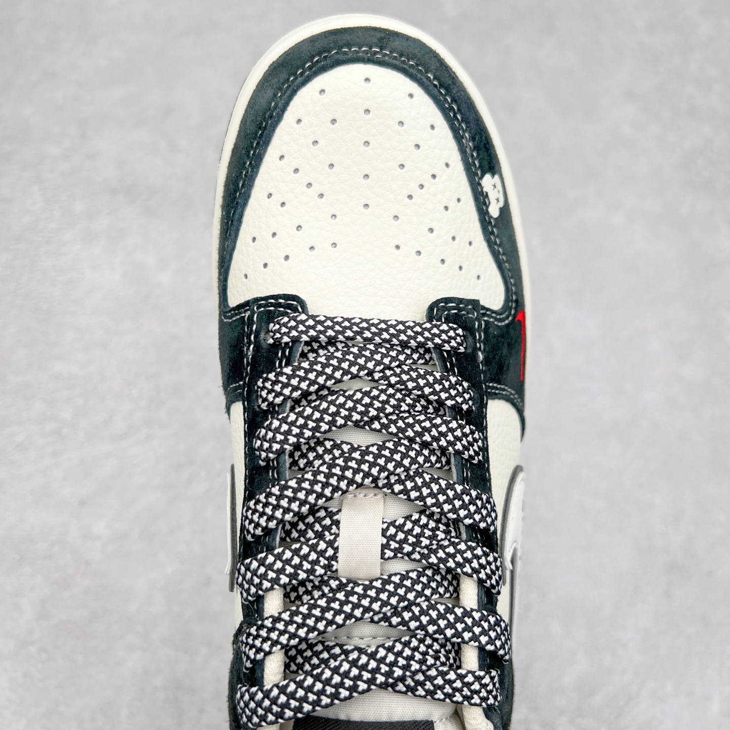 图片[4]-NK Dunk Low 定制配色 DJ2024-110 大厂出品 极力推荐 原装头层材料 独家版型蒸餾加工帶來的是更好的视觉和脚感体验大厂纯原品质出货 清洁度 电绣工艺 皮料切割干净无任何毛边 细节完美 尺码：36 36.5 37.5 38 38.5 39 40 40.5 41 42 42.5 43 44 44.5 45-选品中心
