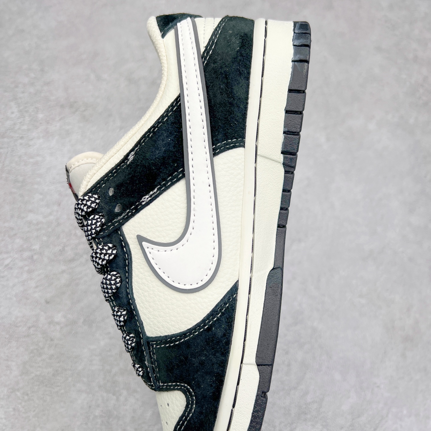 图片[7]-NK Dunk Low 定制配色 DJ2024-110 大厂出品 极力推荐 原装头层材料 独家版型蒸餾加工帶來的是更好的视觉和脚感体验大厂纯原品质出货 清洁度 电绣工艺 皮料切割干净无任何毛边 细节完美 尺码：36 36.5 37.5 38 38.5 39 40 40.5 41 42 42.5 43 44 44.5 45-选品中心