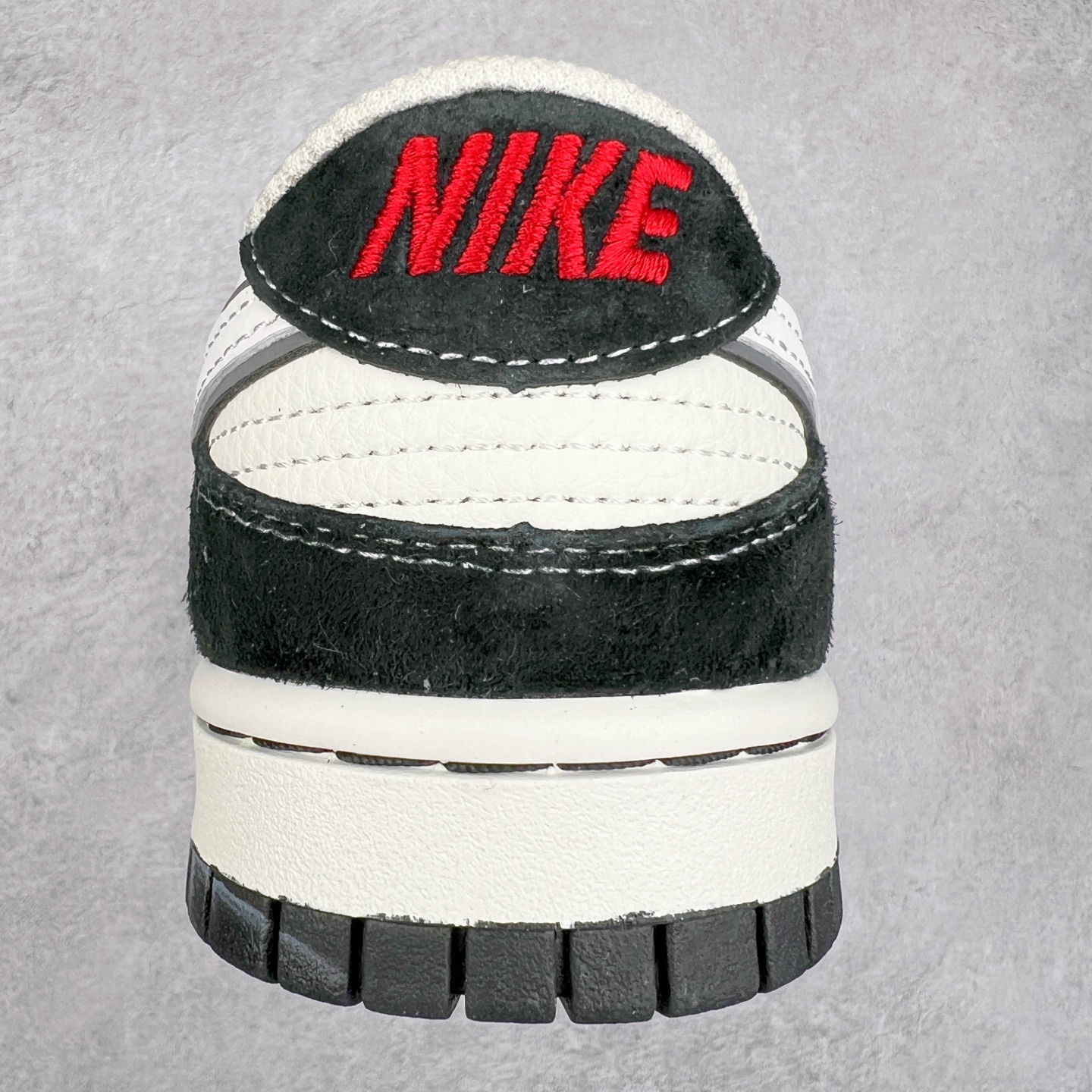 图片[8]-NK Dunk Low 定制配色 DJ2024-110 大厂出品 极力推荐 原装头层材料 独家版型蒸餾加工帶來的是更好的视觉和脚感体验大厂纯原品质出货 清洁度 电绣工艺 皮料切割干净无任何毛边 细节完美 尺码：36 36.5 37.5 38 38.5 39 40 40.5 41 42 42.5 43 44 44.5 45-选品中心