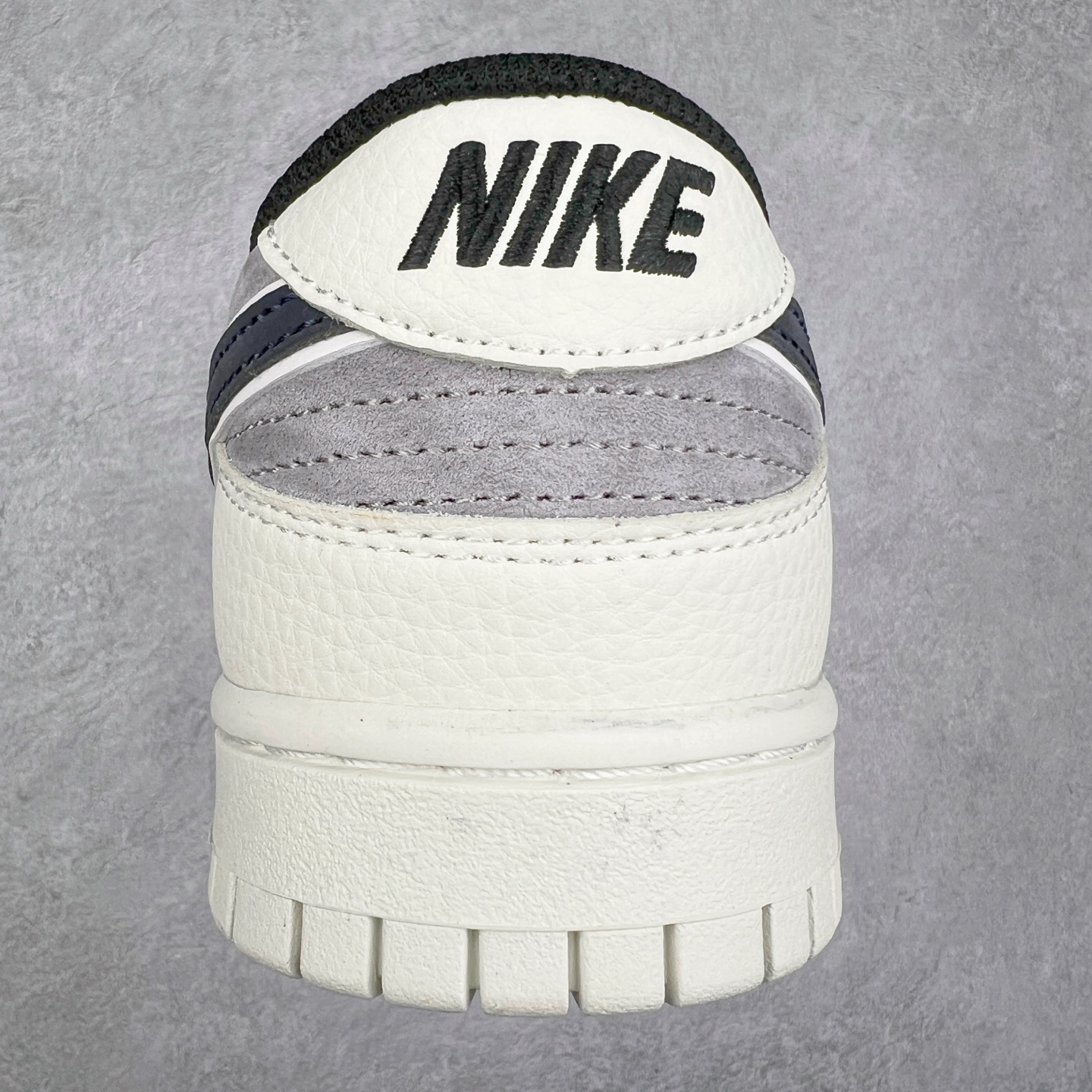 图片[8]-NK Dunk Low 定制配色 DJ2024-111 大厂出品 极力推荐 原装头层材料 独家版型蒸餾加工帶來的是更好的视觉和脚感体验大厂纯原品质出货 清洁度 电绣工艺 皮料切割干净无任何毛边 细节完美 尺码：36 36.5 37.5 38 38.5 39 40 40.5 41 42 42.5 43 44 44.5 45-选品中心