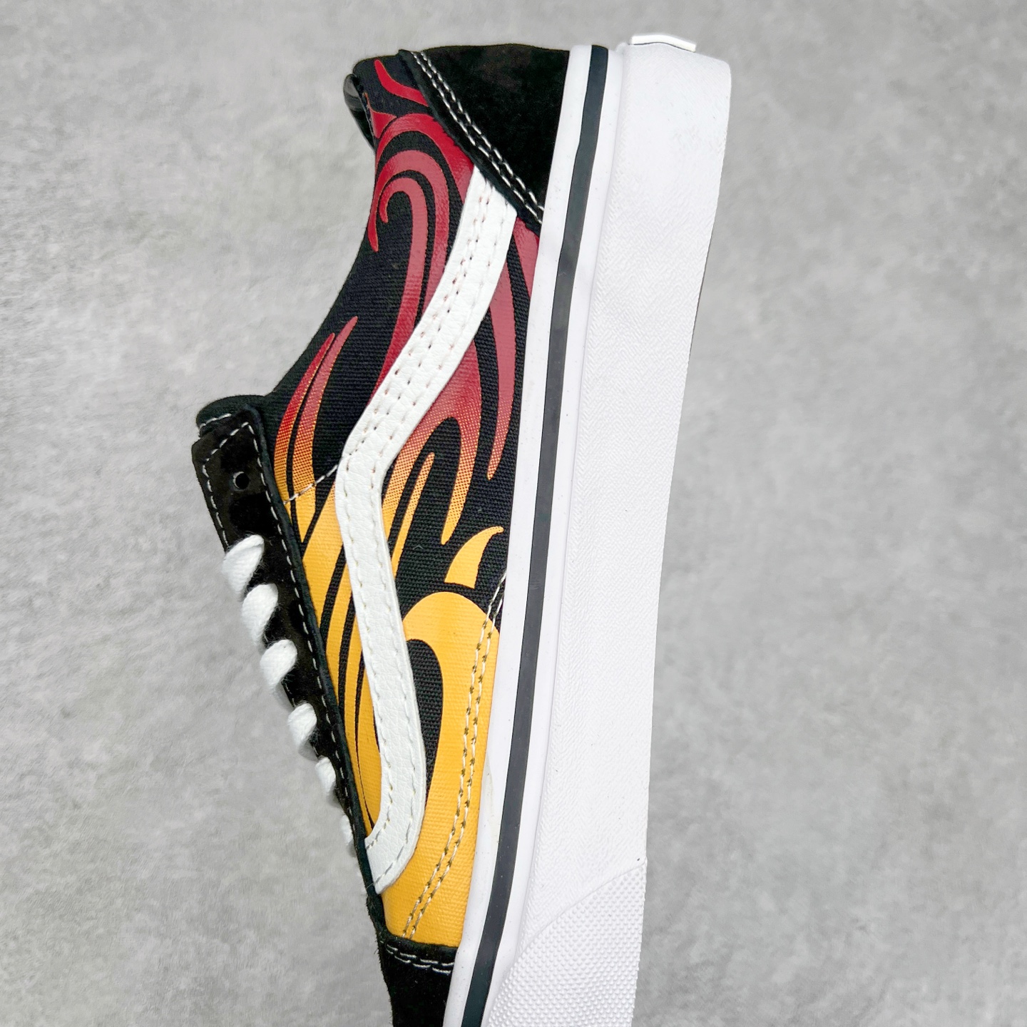 图片[7]-Vans 复刻经典火焰 Vans Old Skool 烈焰火焰🔥 舒适百搭 防滑减震 休闲硫化板鞋 货号：VN000D56MCG 尺码：35 36 36.5 37 38 38.5 39 40 40.5 41 42 42.5 43 44-选品中心