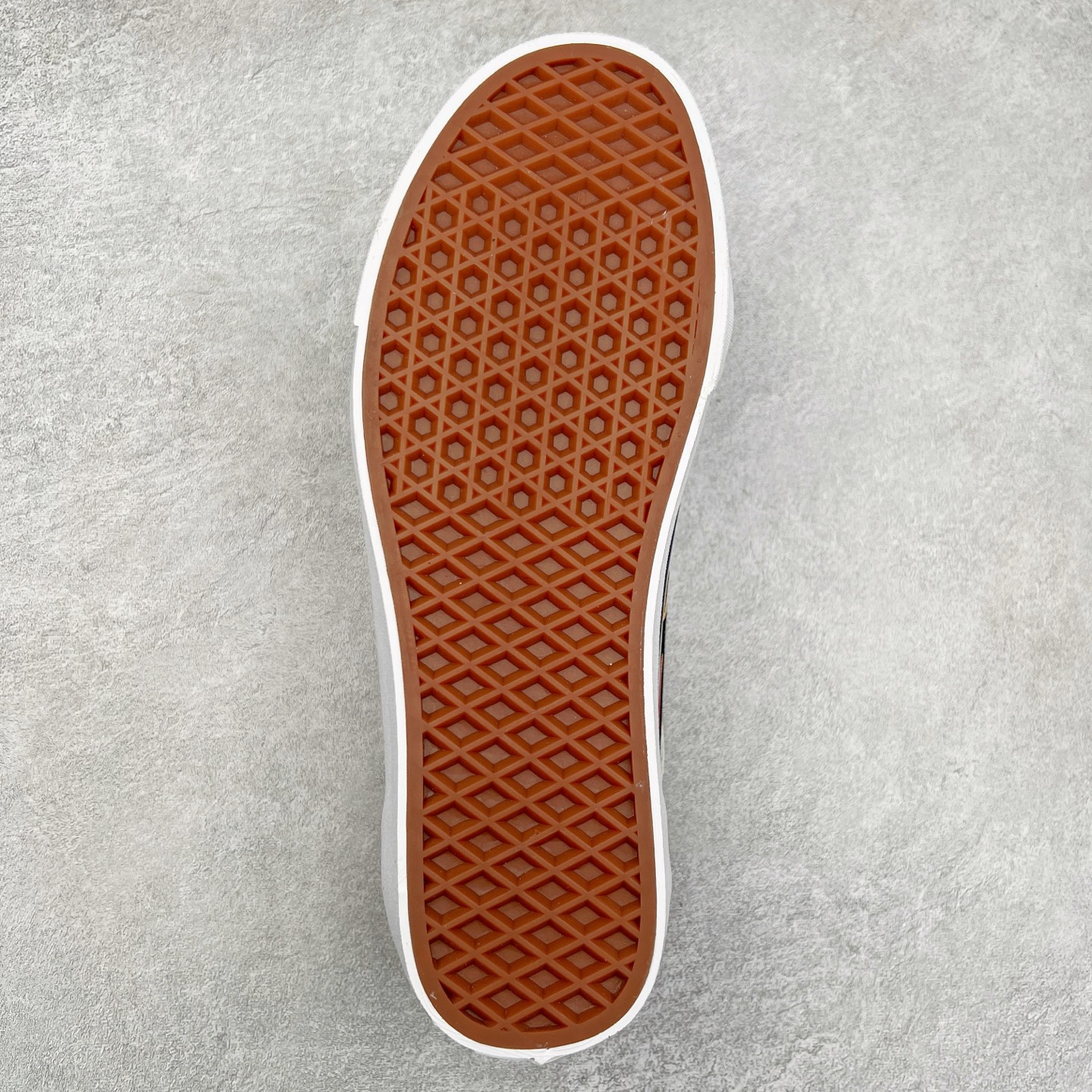 图片[9]-Vans 复刻经典火焰 Vans Old Skool 烈焰火焰🔥 舒适百搭 防滑减震 休闲硫化板鞋 货号：VN000D56MCG 尺码：35 36 36.5 37 38 38.5 39 40 40.5 41 42 42.5 43 44-选品中心