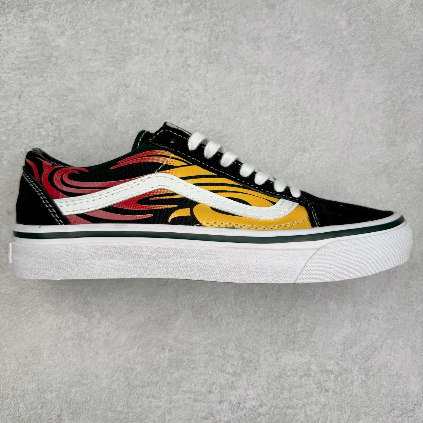 Vans 复刻经典火焰 Vans Old Skool 烈焰火焰🔥 舒适百搭 防滑减震 休闲硫化板鞋 货号:VN000D56MCG 尺码:35 36 36.5 37 38 38.5 39 40 40.5 41 42 42.5 43 44-选品中心