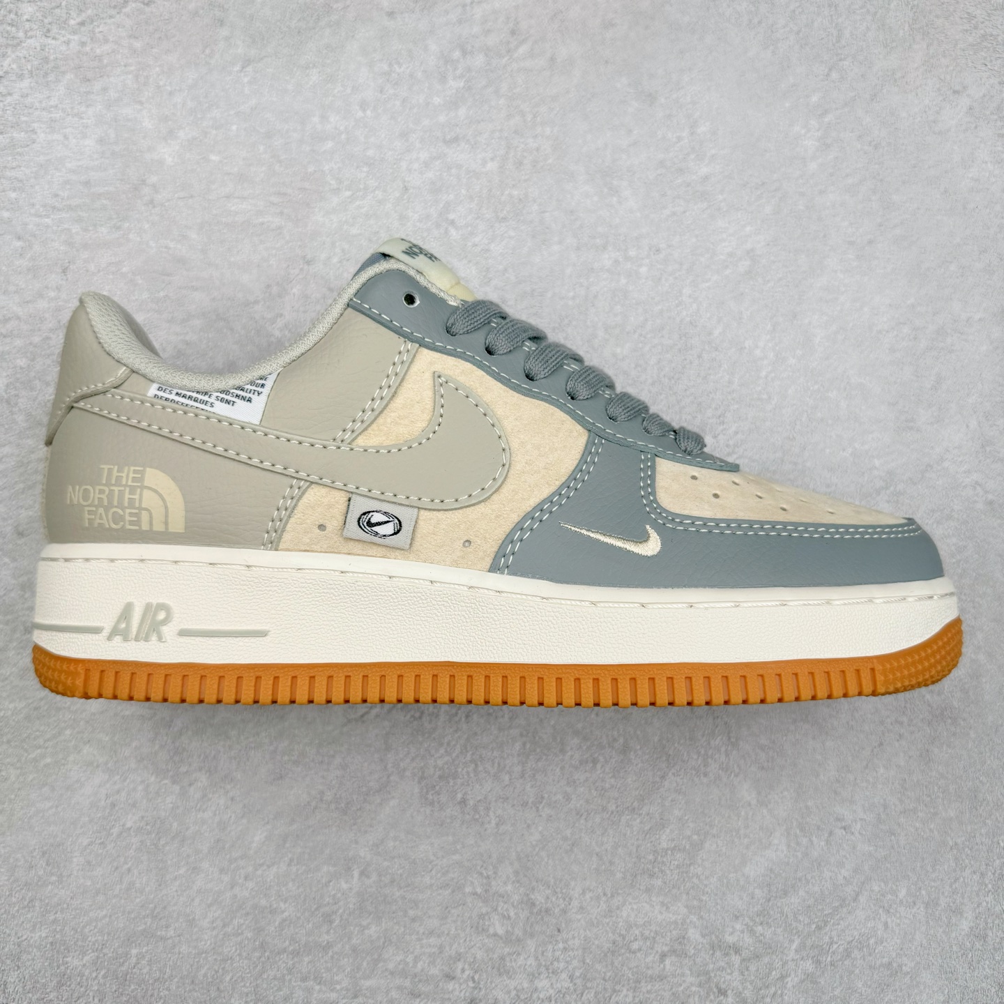 NK Air Force 1´07 Low 空军一号低帮百搭休闲运动板鞋 DM6688-022 柔软、弹性十足的缓震性能和出色的中底设计 横跨复古与现代的外型结合 造就出风靡全球 三十多年的Force 1 直到今天还深受青睐 尺码:36 36.5 37.5 38 38.5 39 40 40.5 41 42 42.5 43 44 44.5 45-选品中心