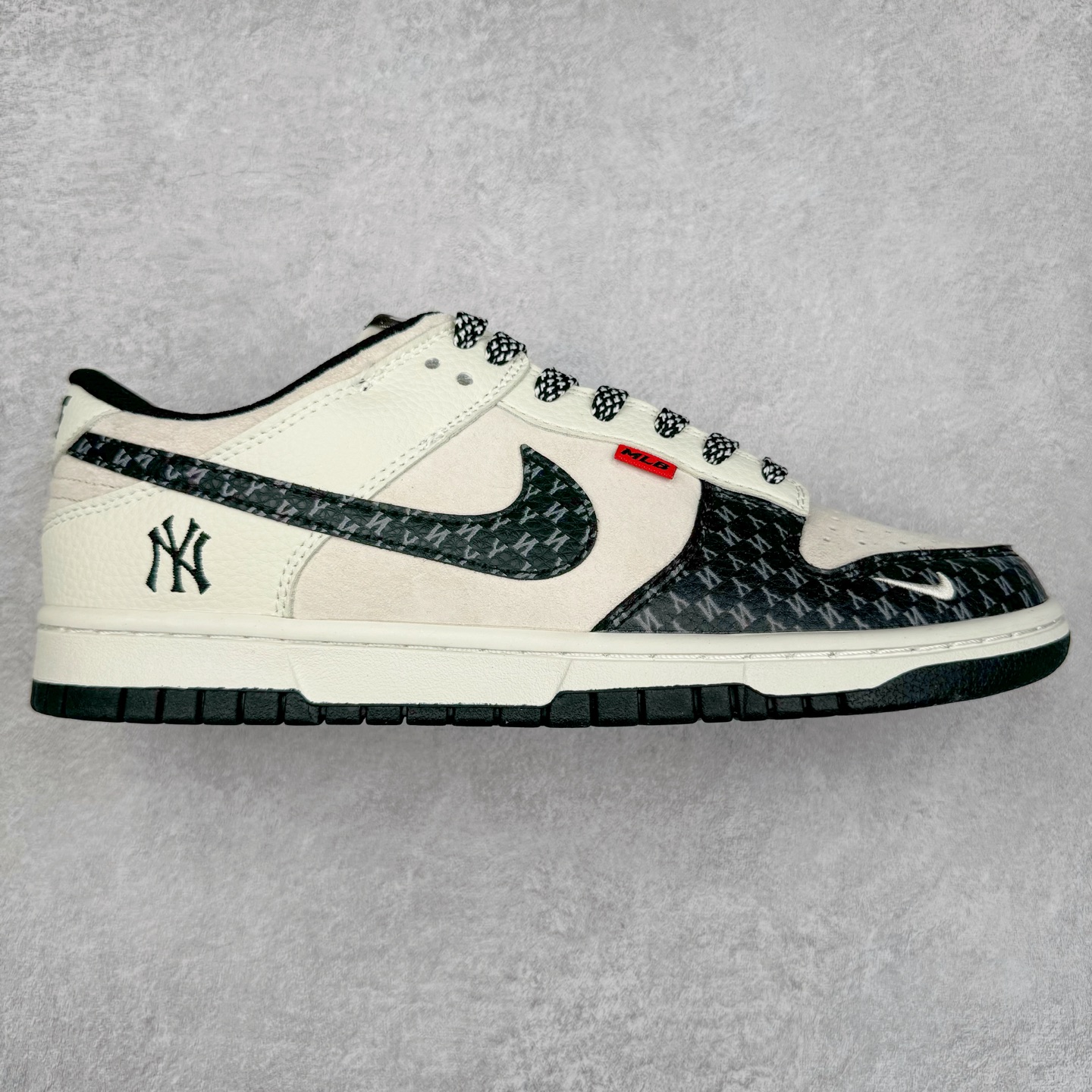 NK Dunk Low 定制配色 DJ2024-121 大厂出品 极力推荐 原装头层材料 独家版型蒸餾加工帶來的是更好的视觉和脚感体验大厂纯原品质出货 清洁度 电绣工艺 皮料切割干净无任何毛边 细节完美 尺码：36 36.5 37.5 38 38.5 39 40 40.5 41 42 42.5 43 44 44.5 45-选品中心