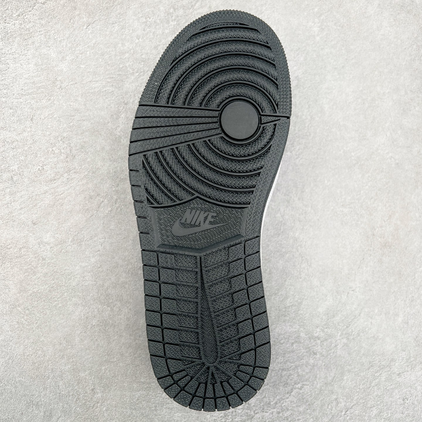 图片[9]-＃K版 Air Jordan AJ1 Low 低帮 黑白 553558-043 全新流水线出品 DT版本唯一平替选择 市场第二梯队最强版 全部原鞋开发 原楦原纸板开发 全鞋电脑针车 原厂内置全掌气垫 原盒内在原标 唯一Zp原版鞋带绑法 免检产品 全新2022版型 全头层皮料 完美零毛边处理 原厂配置全掌气垫 价格定位良心 几十个配色陆续出货 尺码：36 36.5 37.5 38 38.5 39 40 40.5 41 42 42.5 43 44 44.5 45 46 47.5-选品中心