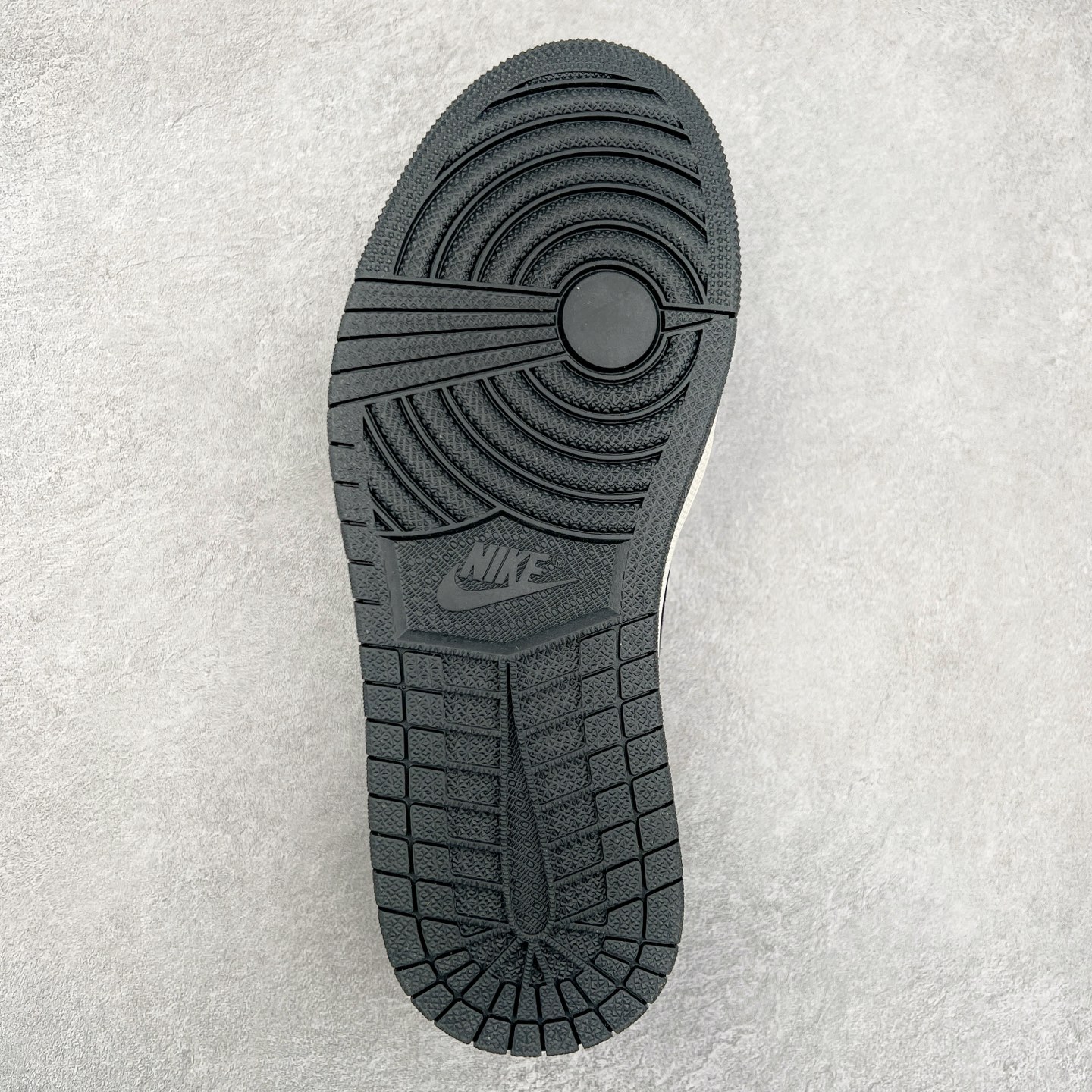 图片[9]-＃K版 Air Jordan AJ1 Low 低帮 棕白 CZ0790-107 全新流水线出品 DT版本唯一平替选择 市场第二梯队最强版 全部原鞋开发 原楦原纸板开发 全鞋电脑针车 原厂内置全掌气垫 原盒内在原标 唯一Zp原版鞋带绑法 免检产品 全新2022版型 全头层皮料 完美零毛边处理 原厂配置全掌气垫 价格定位良心 几十个配色陆续出货 尺码：36 36.5 37.5 38 38.5 39 40 40.5 41 42 42.5 43 44 44.5 45 46 47.5-选品中心